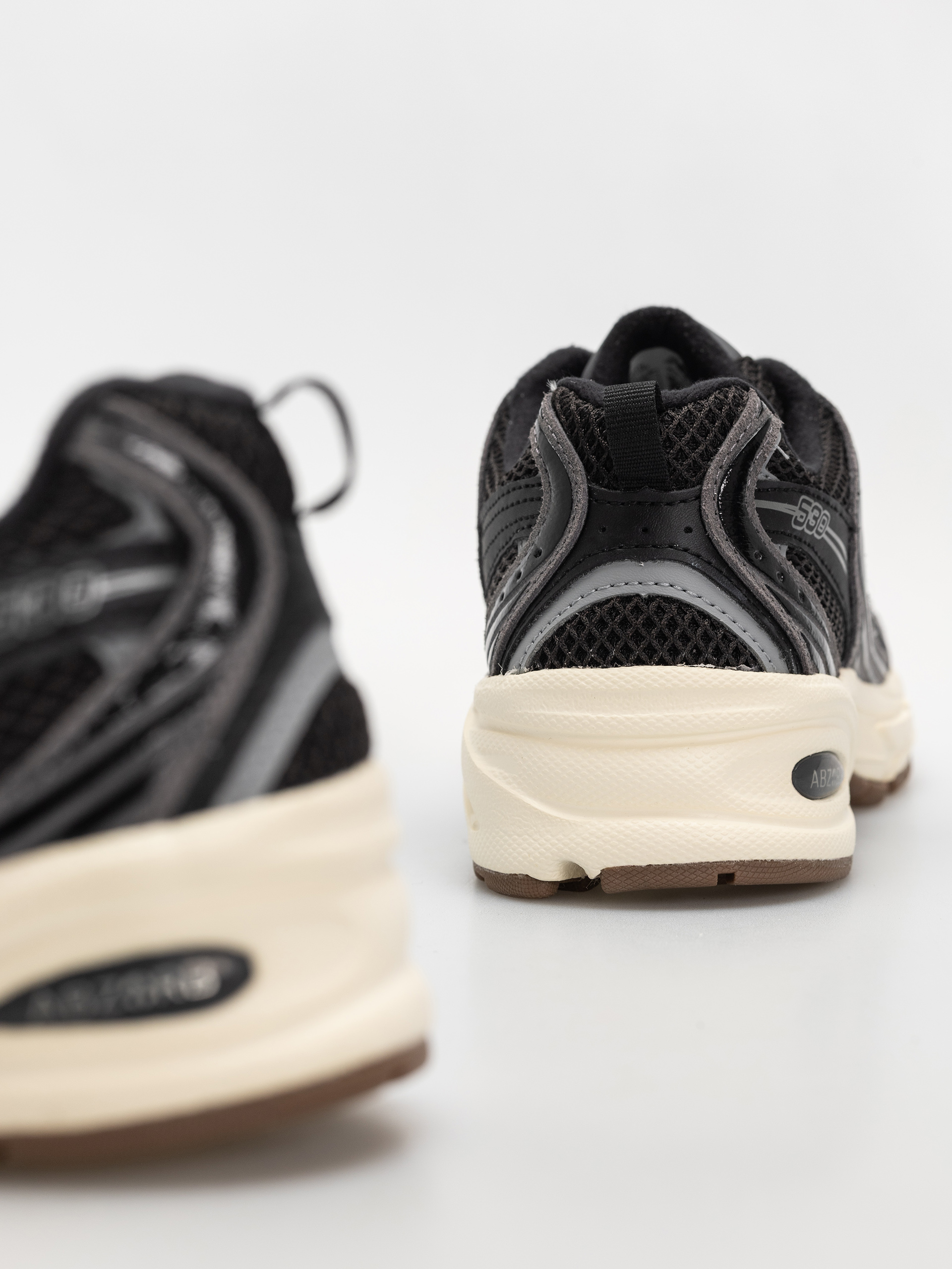 Buty New Balance 530 (black/castlerock)