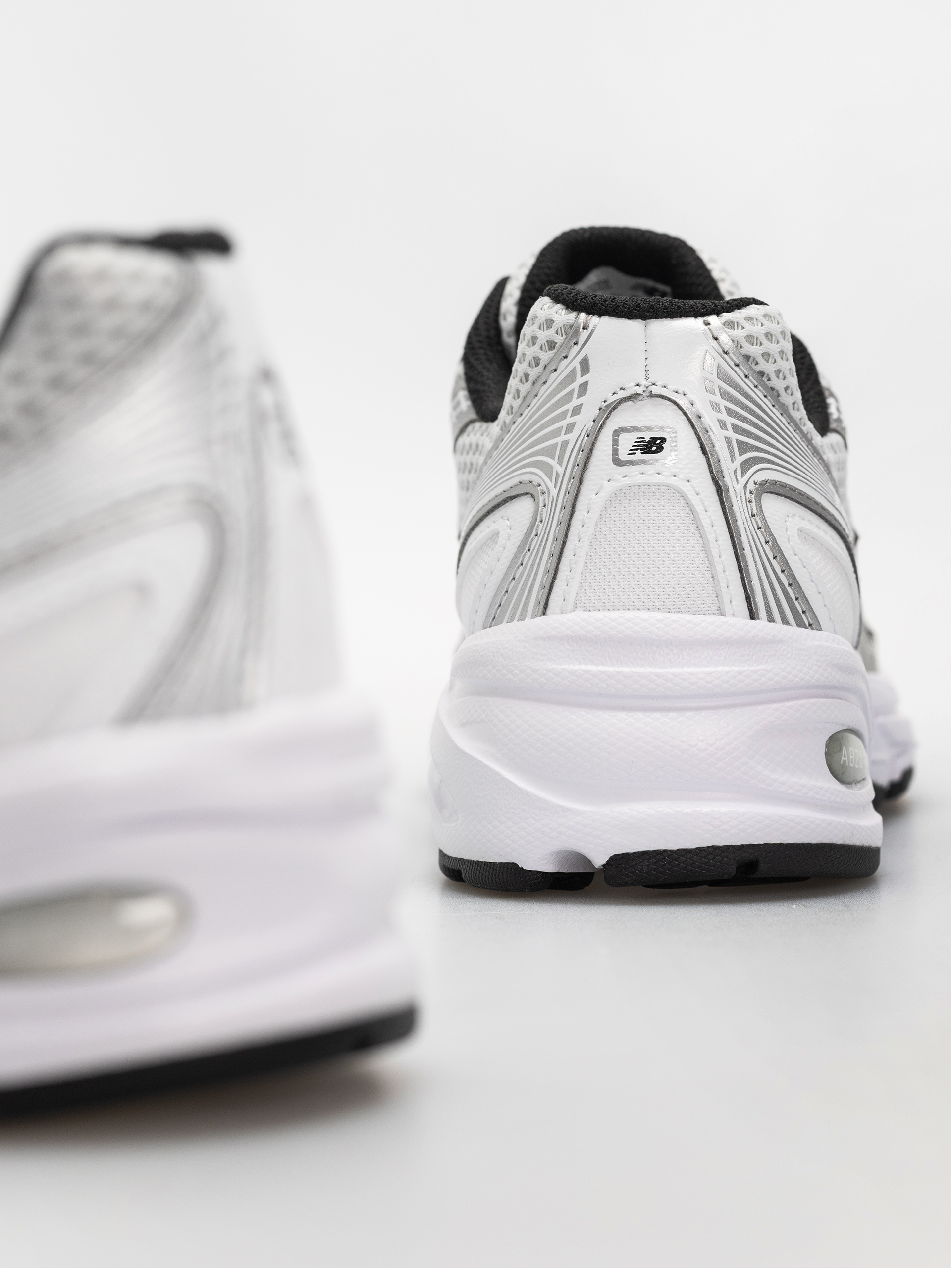 Buty New Balance 740 (white/silver metallic/black nw2)