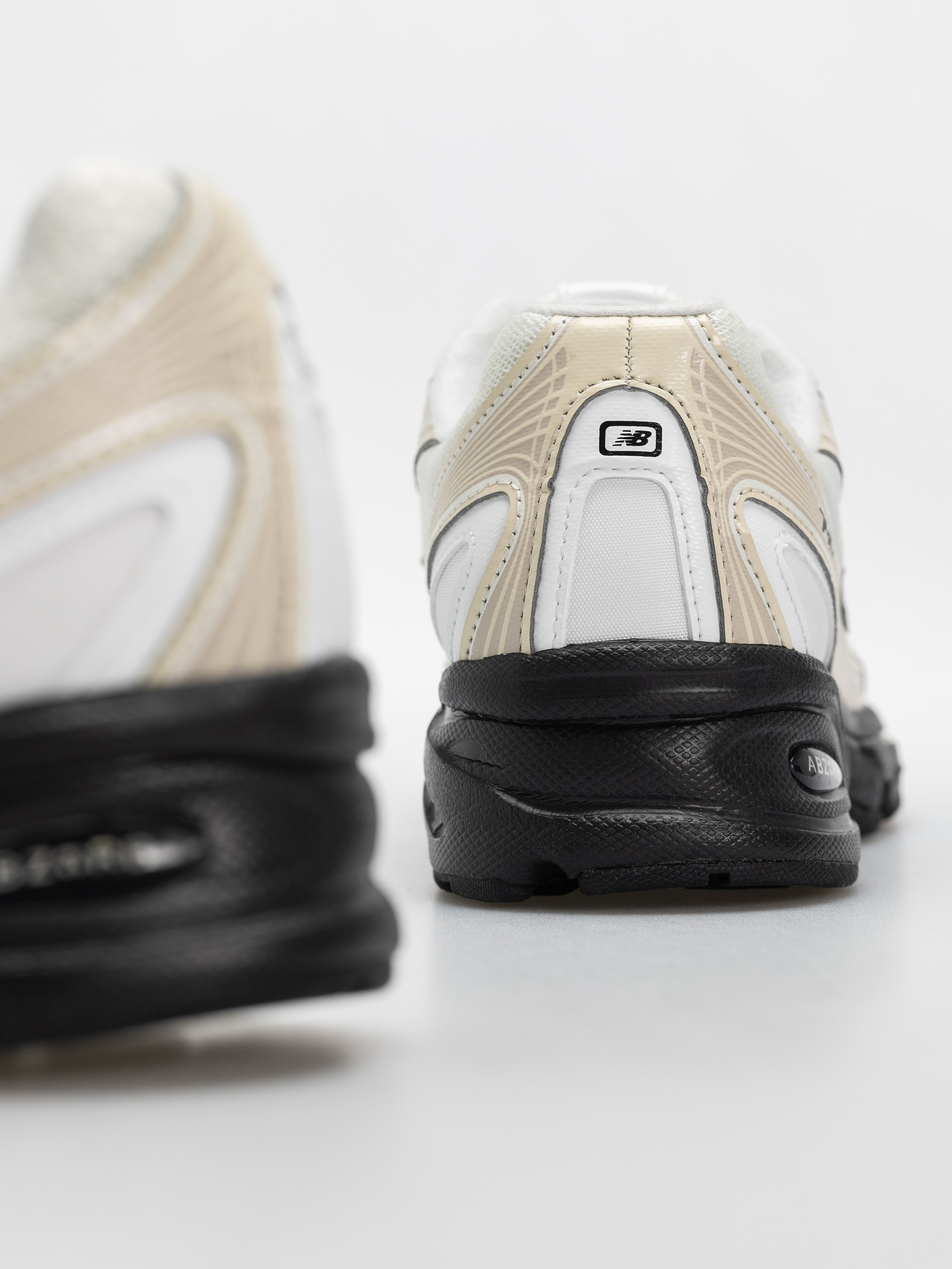 Buty New Balance 740 (timberwolf/103 white)