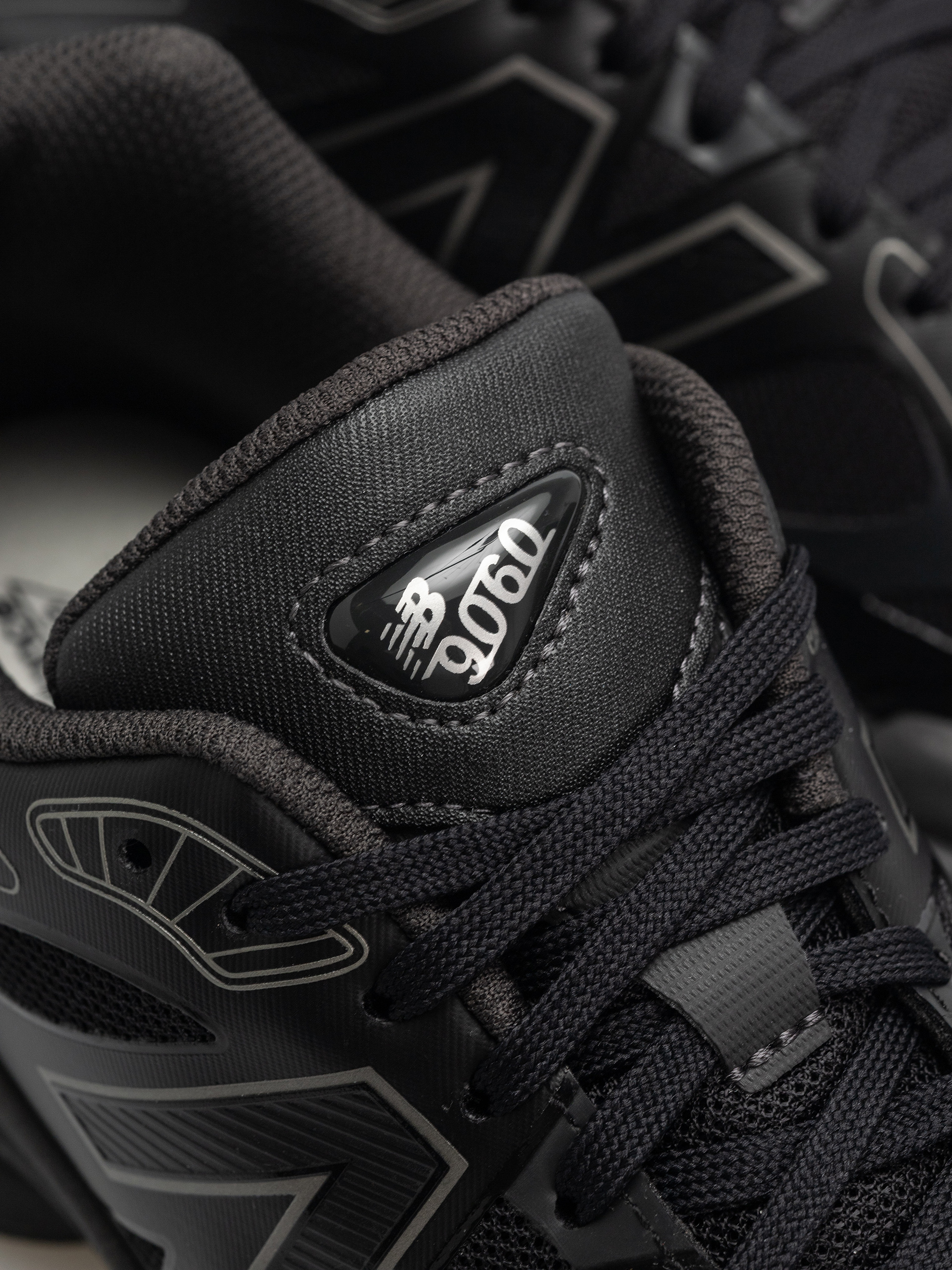 Buty New Balance 9060 (black/faded black)