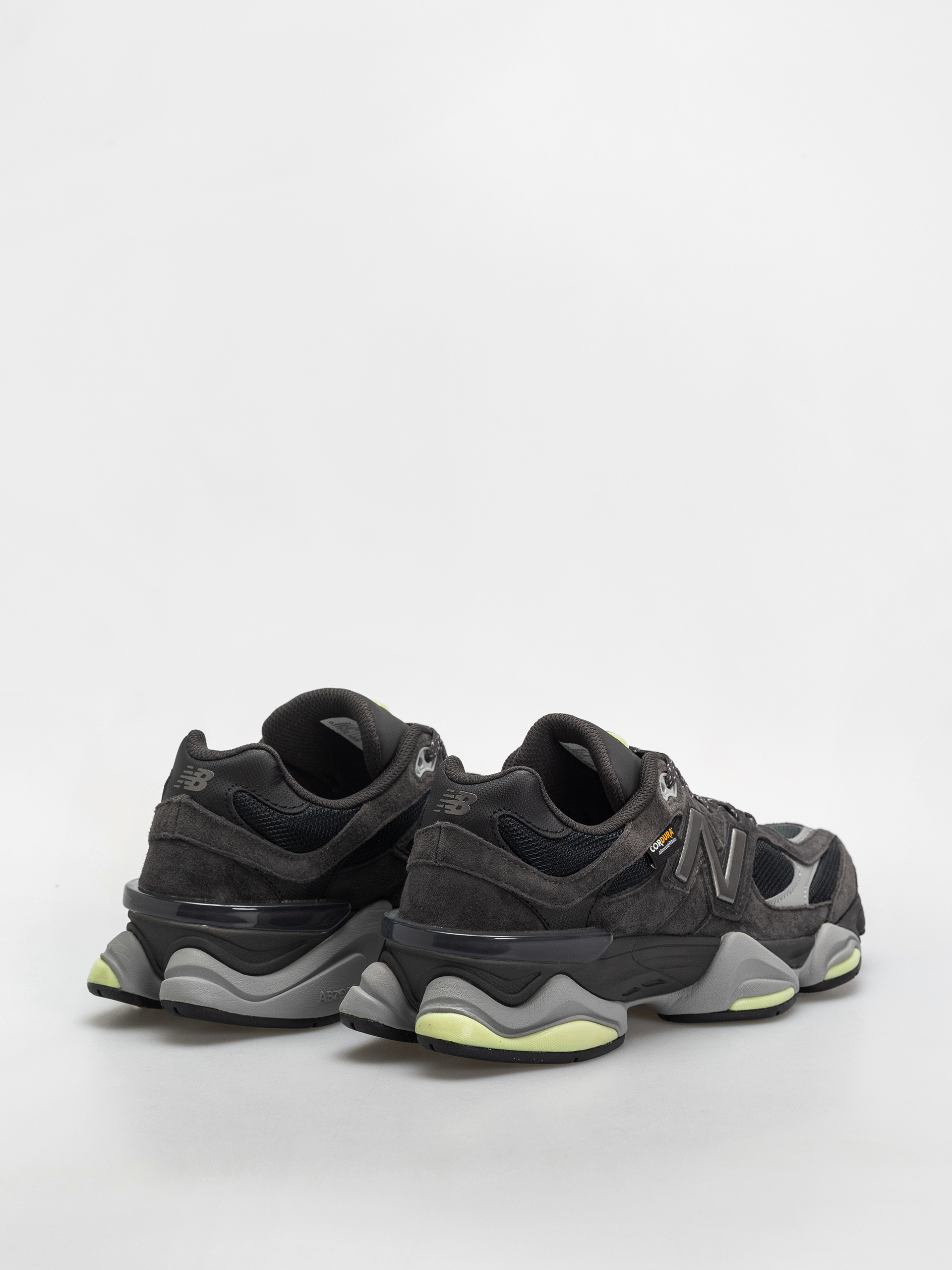 Buty New Balance 9060 (black cement/dry lime)