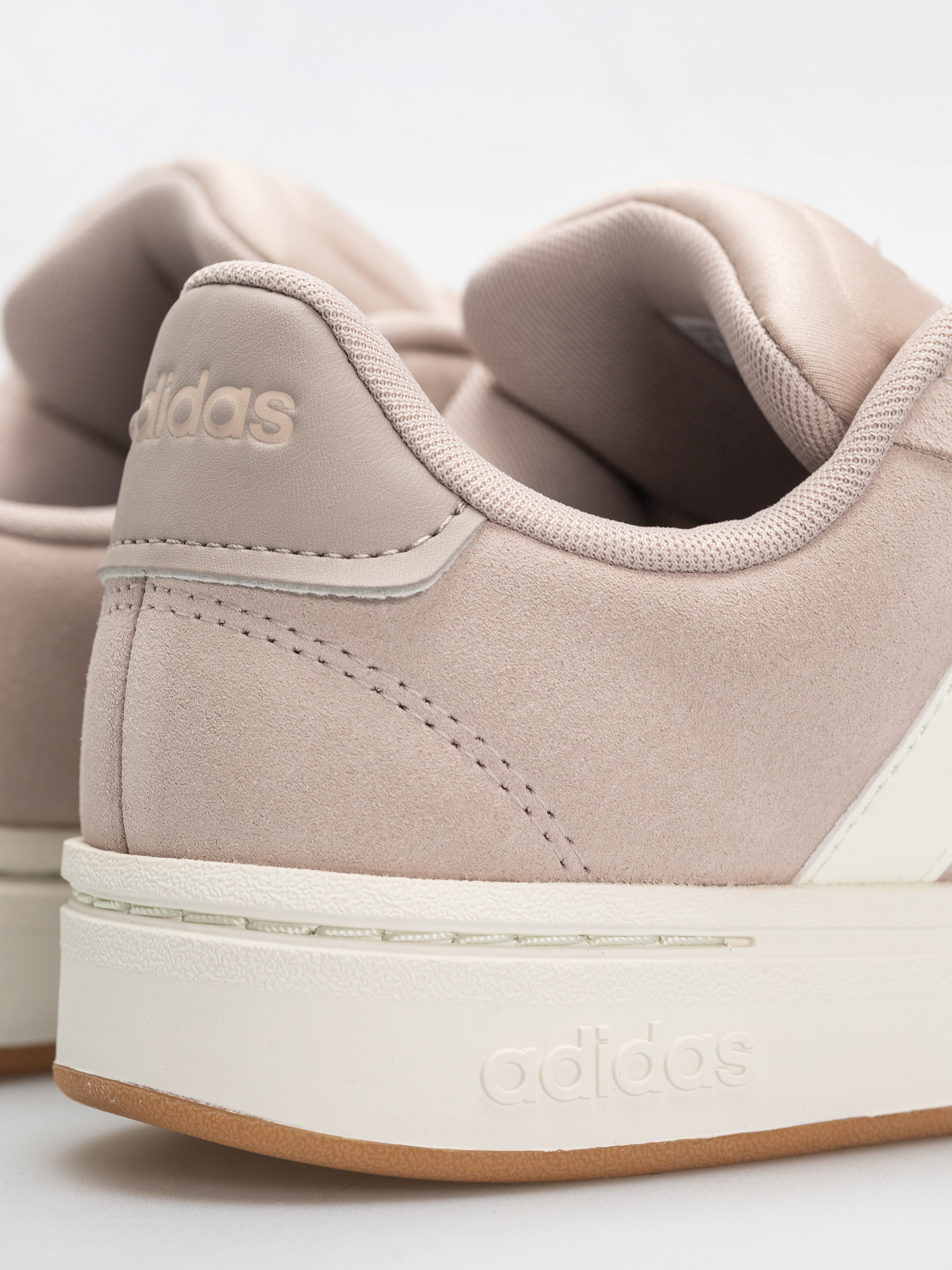 Buty adidas Grand Court Alpha 0 Wmn (wontau/owhite/vapgre)