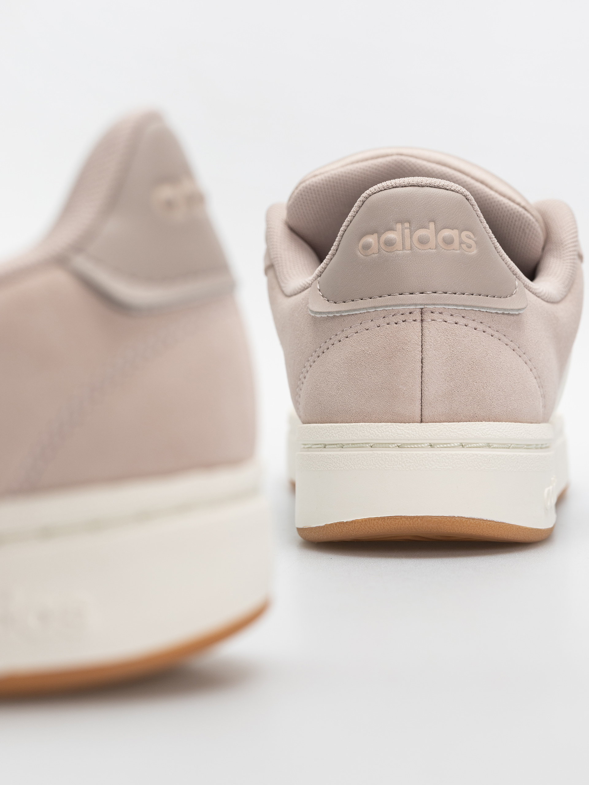 Buty adidas Grand Court Alpha 0 Wmn (wontau/owhite/vapgre)