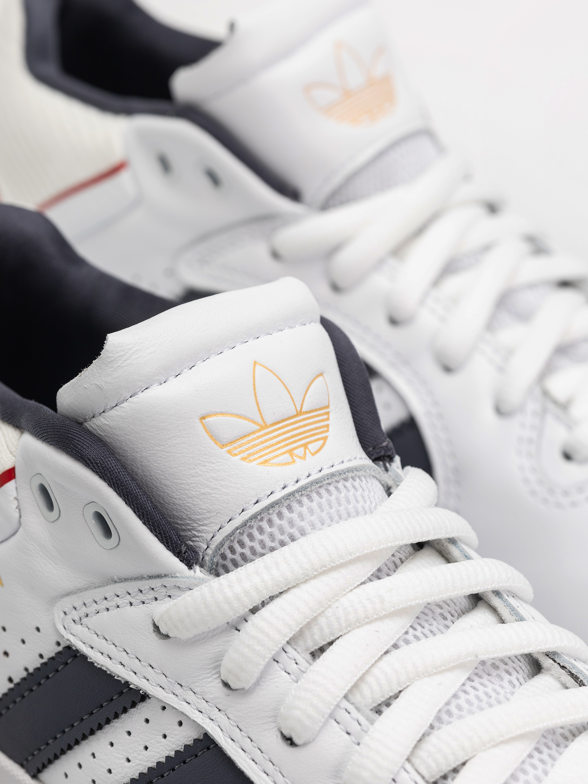 Buty adidas Tyshawn (ftwwht/colred)