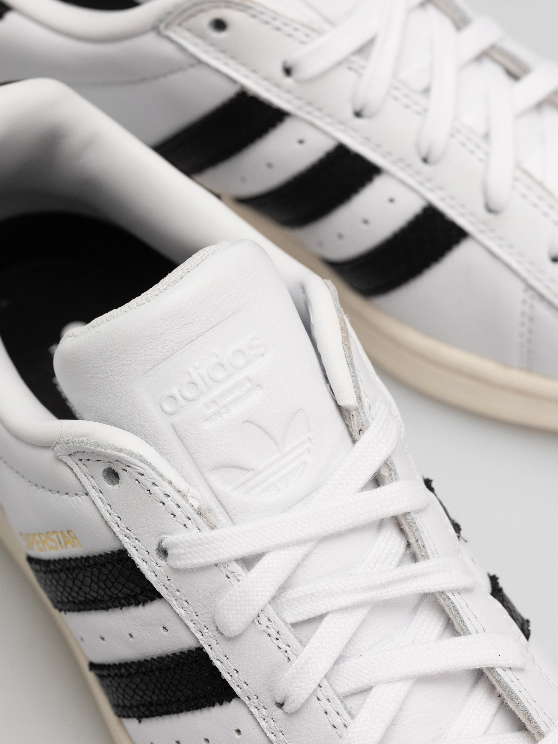 Buty adidas Superstar Adv (ftwwht/cblack/goldmt)