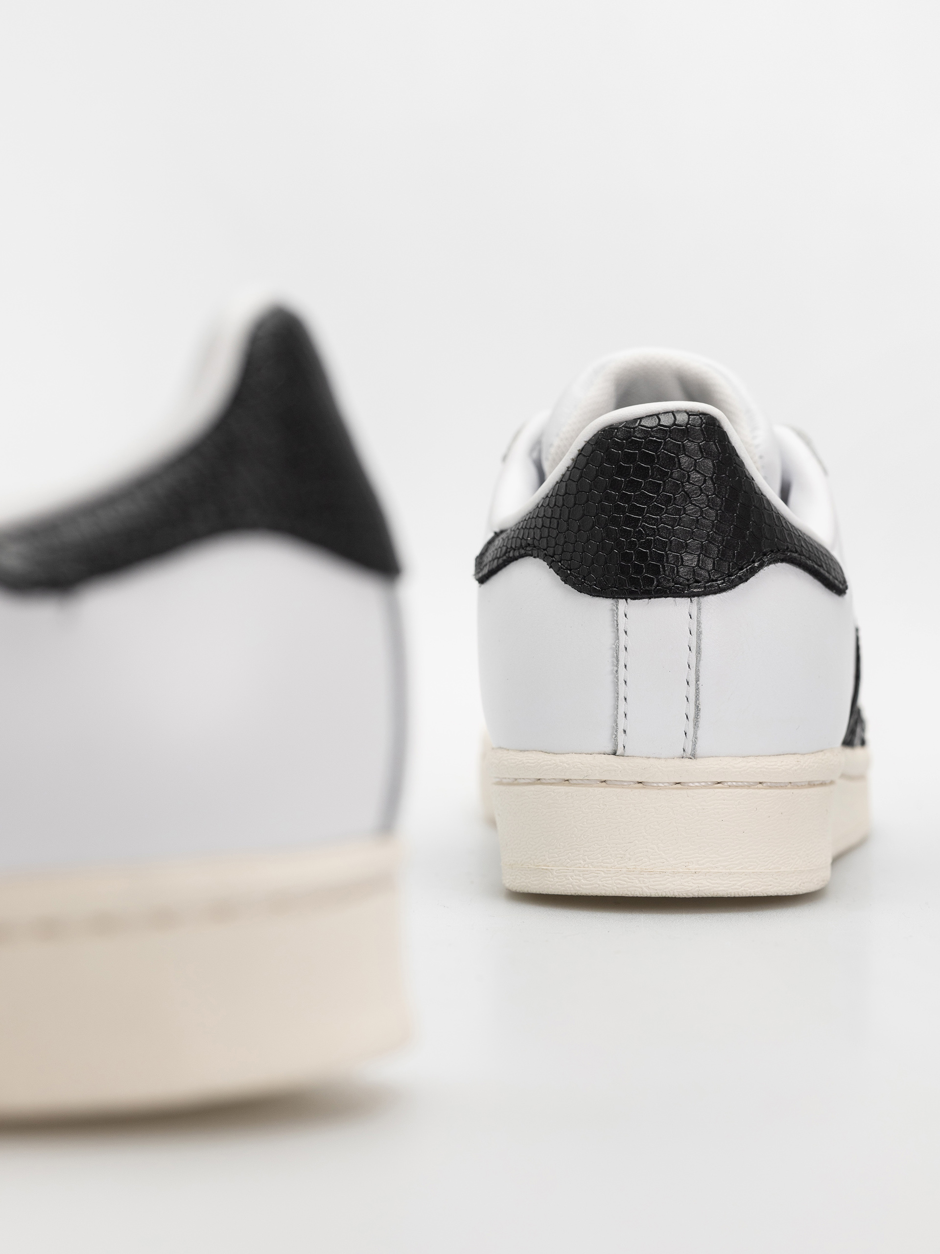 Buty adidas Superstar Adv (ftwwht/cblack/goldmt)