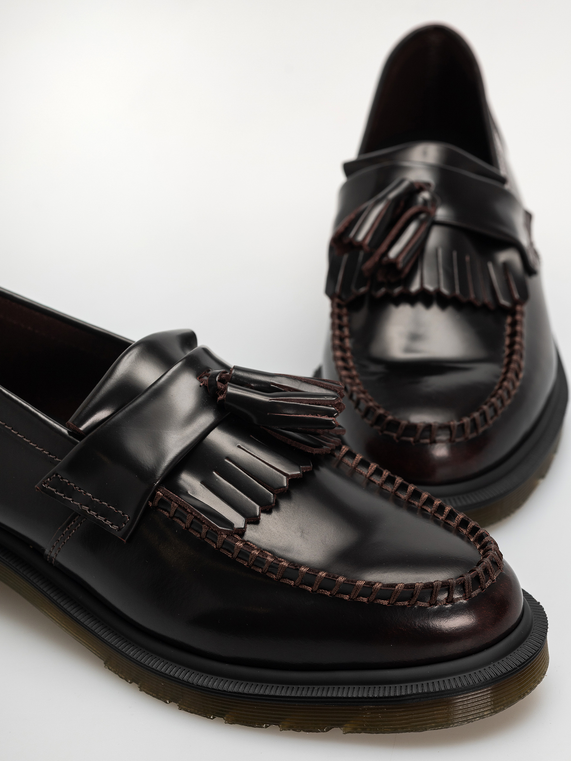 Buty Dr. Martens Adrian Tassel Loafer (cherry red arcadia)