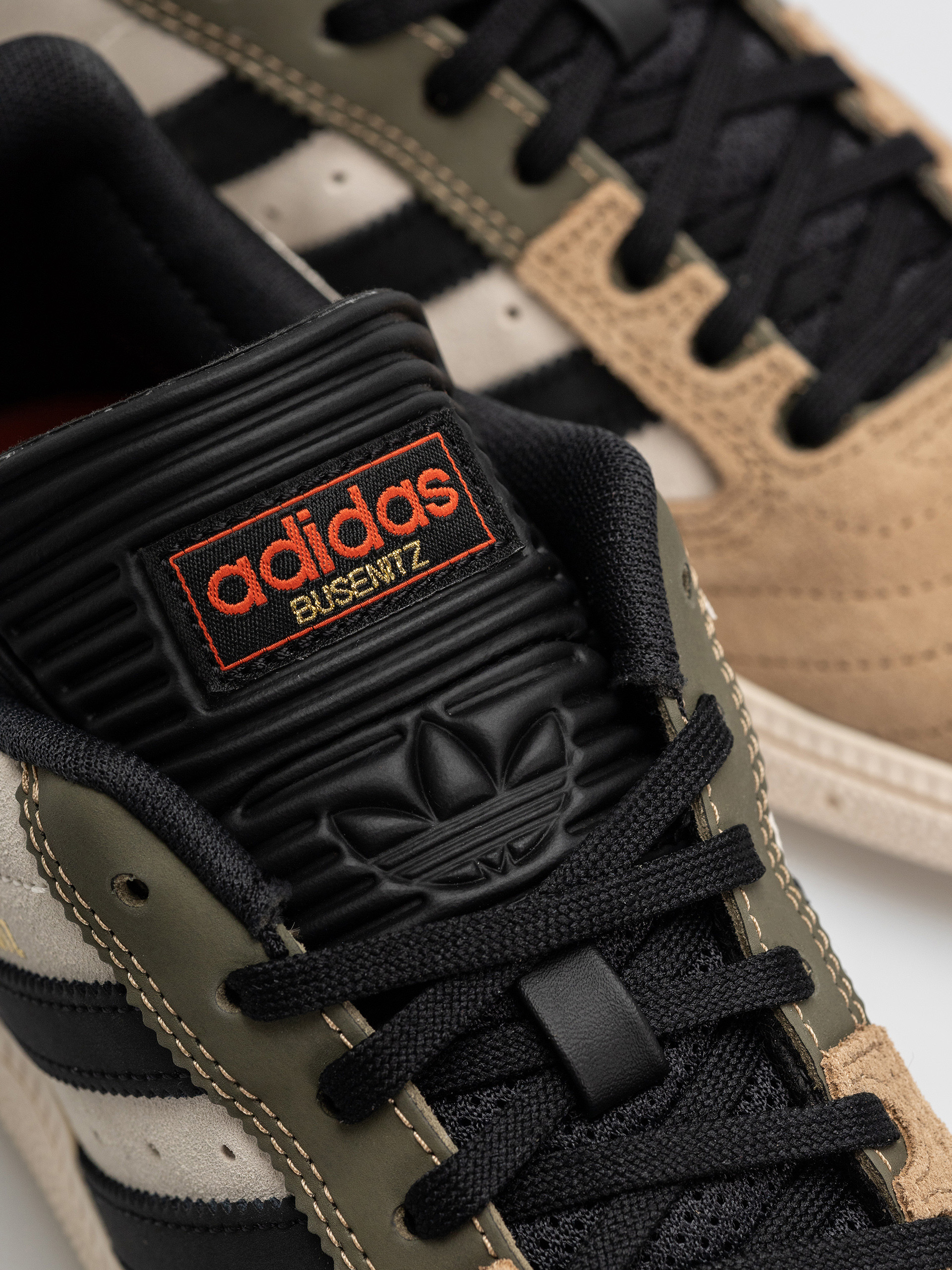 Buty adidas Busenitz (cardbo/cblack/olistr)