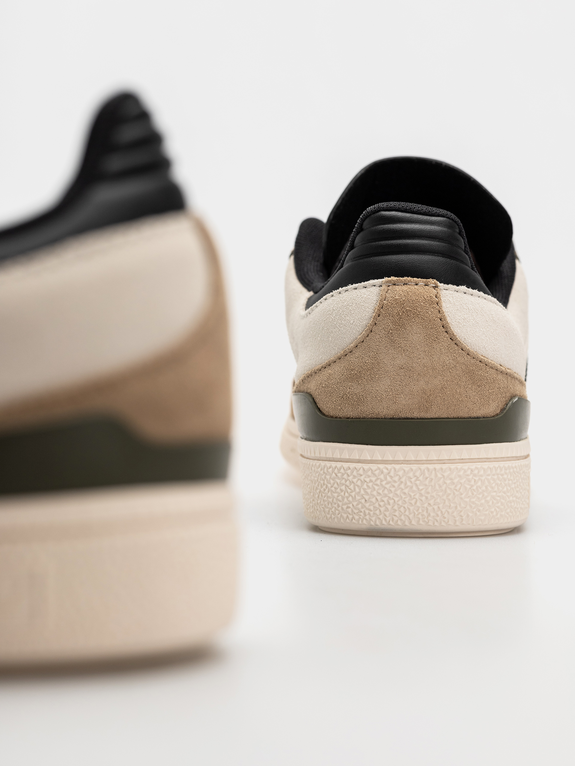 Buty adidas Busenitz (cardbo/cblack/olistr)