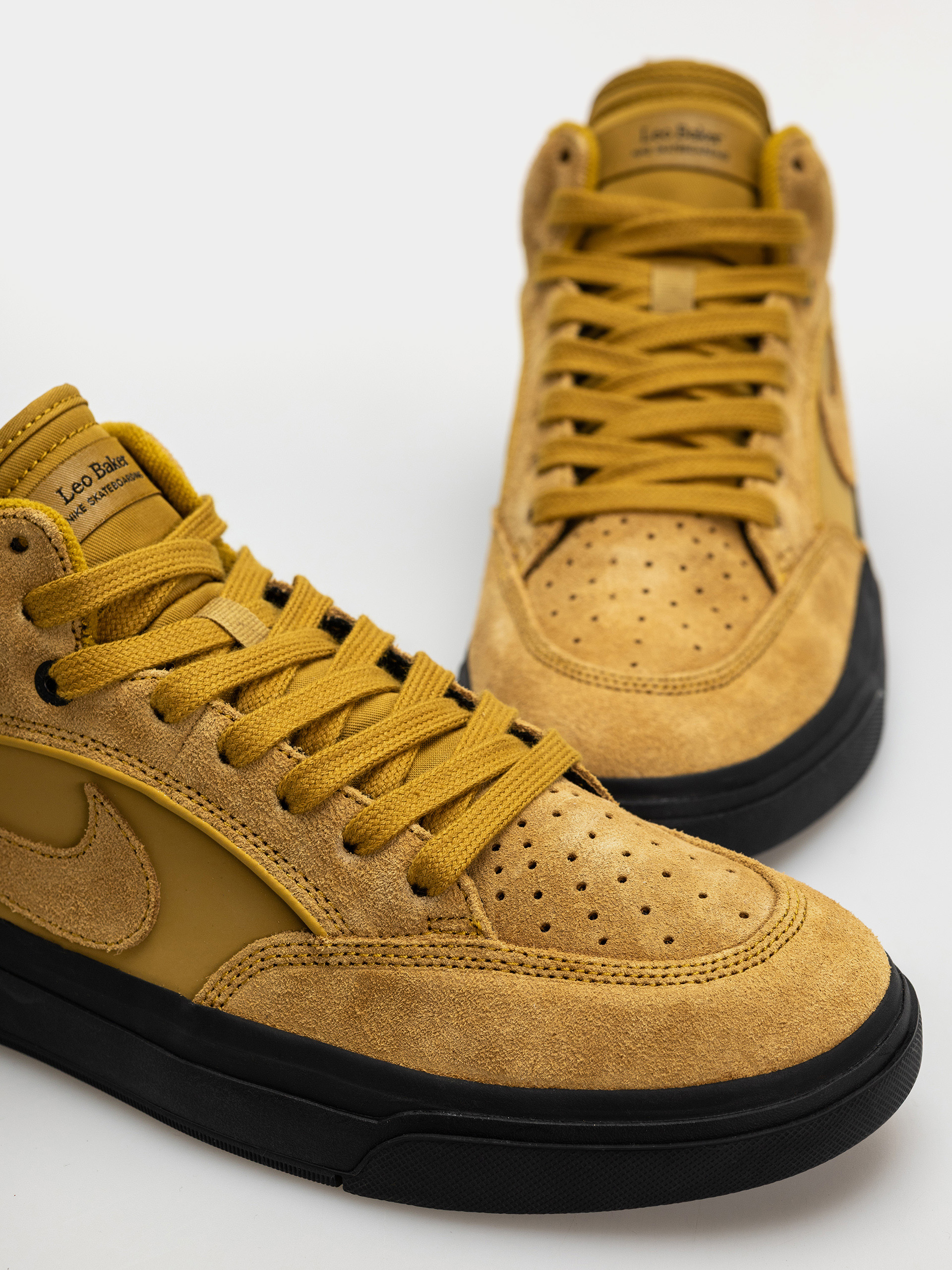 Buty Nike SB React Leo (bronzine/bronzine black)