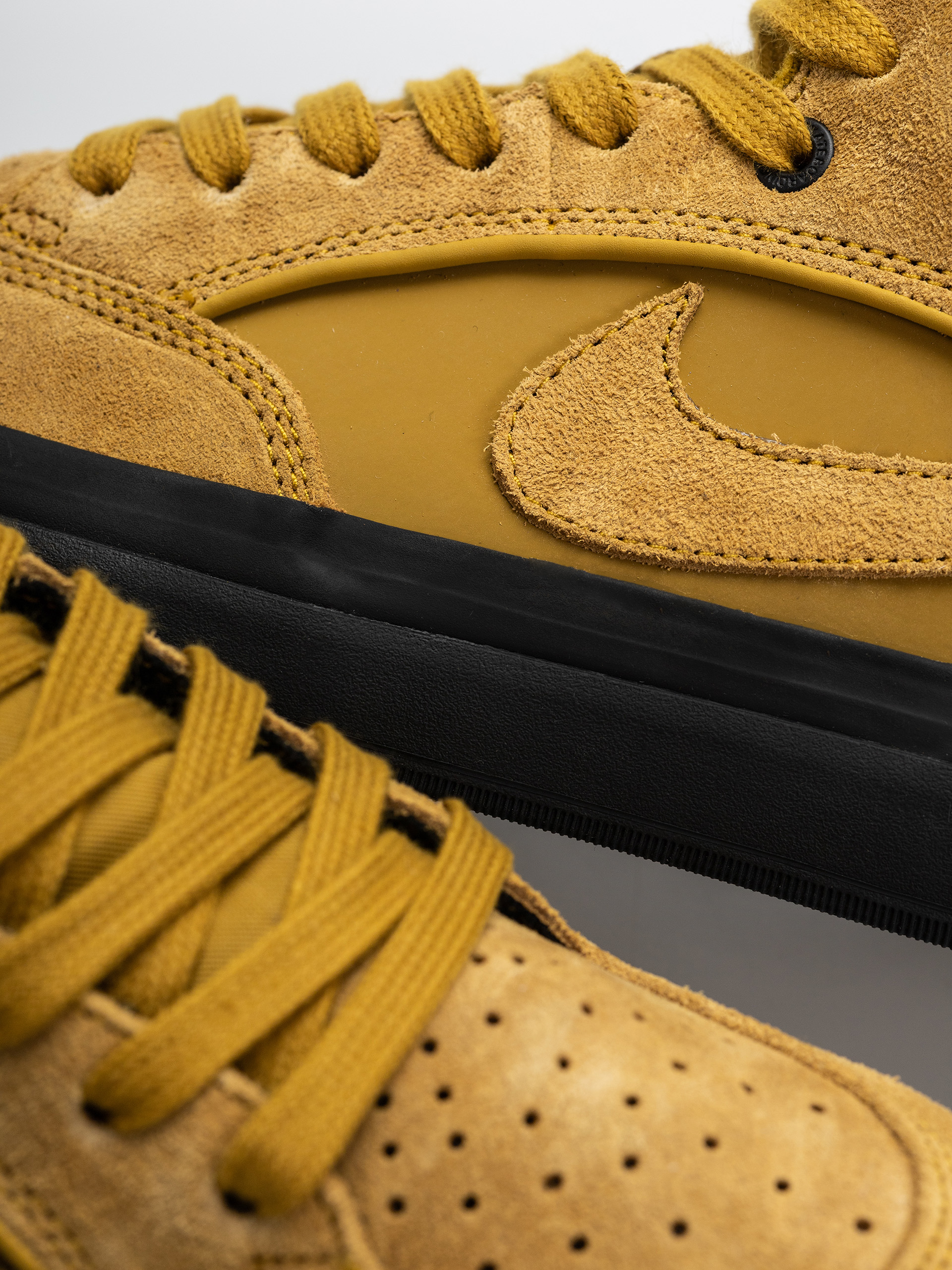 Buty Nike SB React Leo (bronzine/bronzine black)