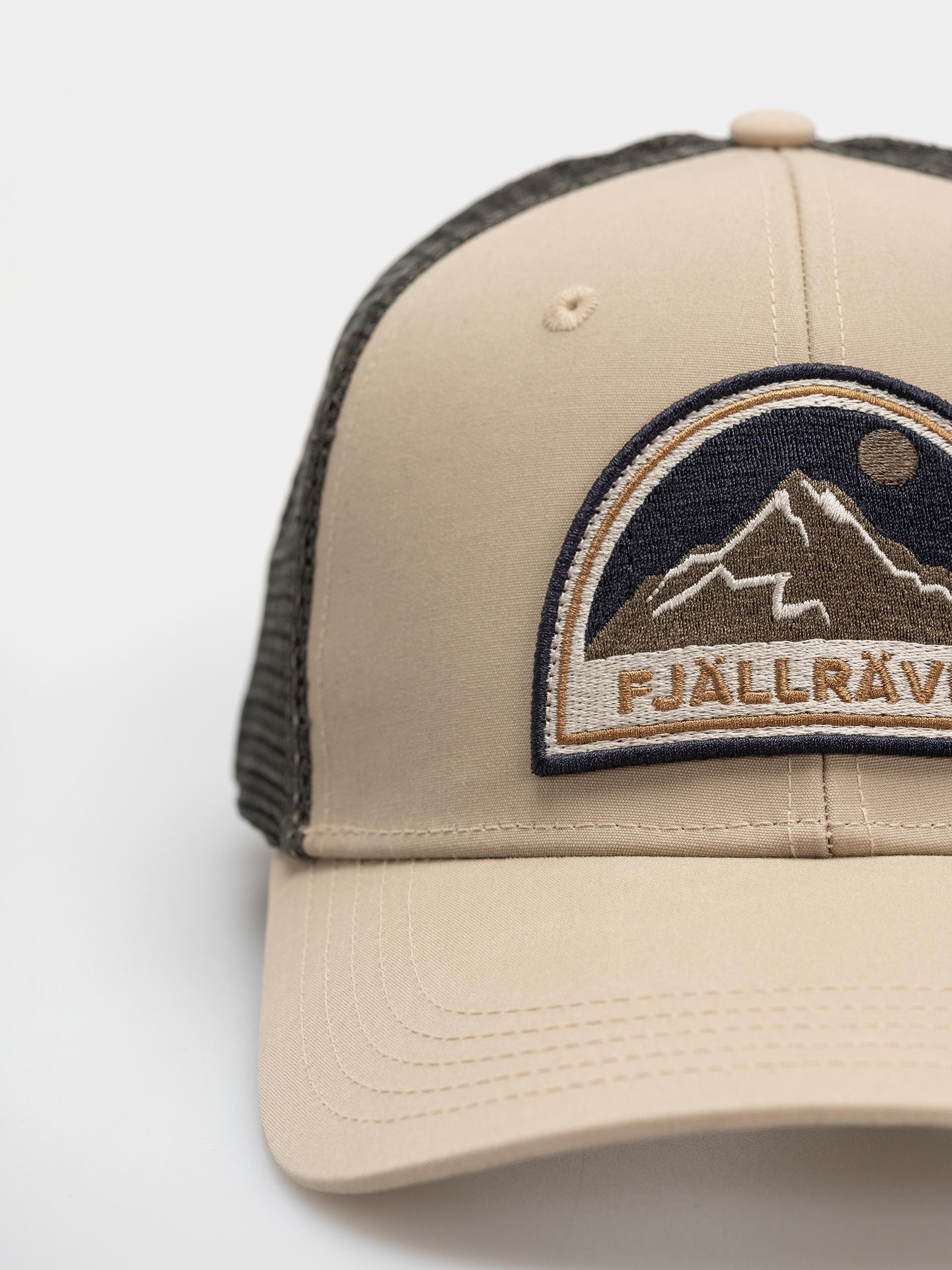 Czapka z daszkiem Fjallraven Badge Langtradarkeps (fossil)