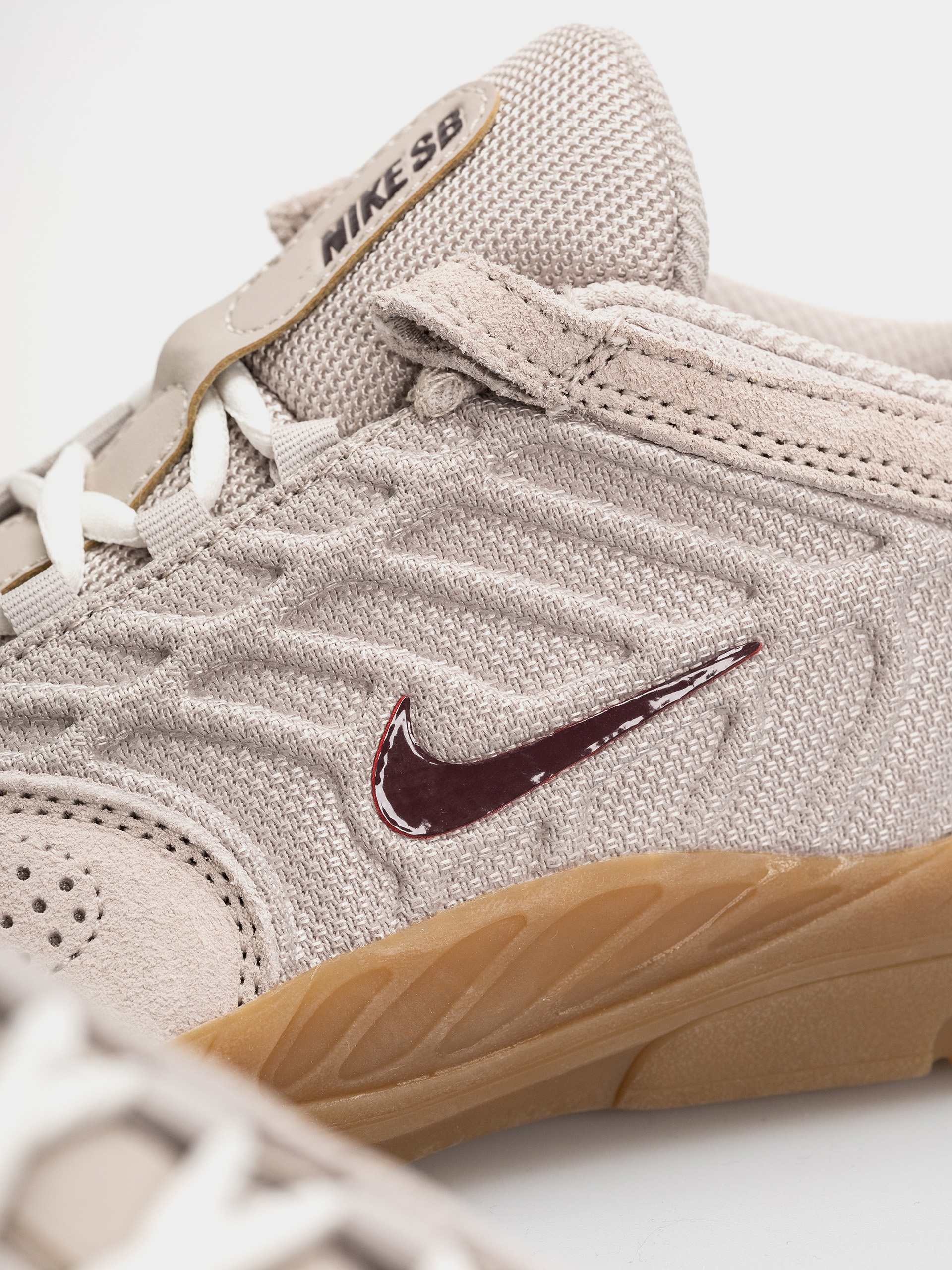 Buty Nike SB Vertebrae (cream ii/burgundy crush phantom)