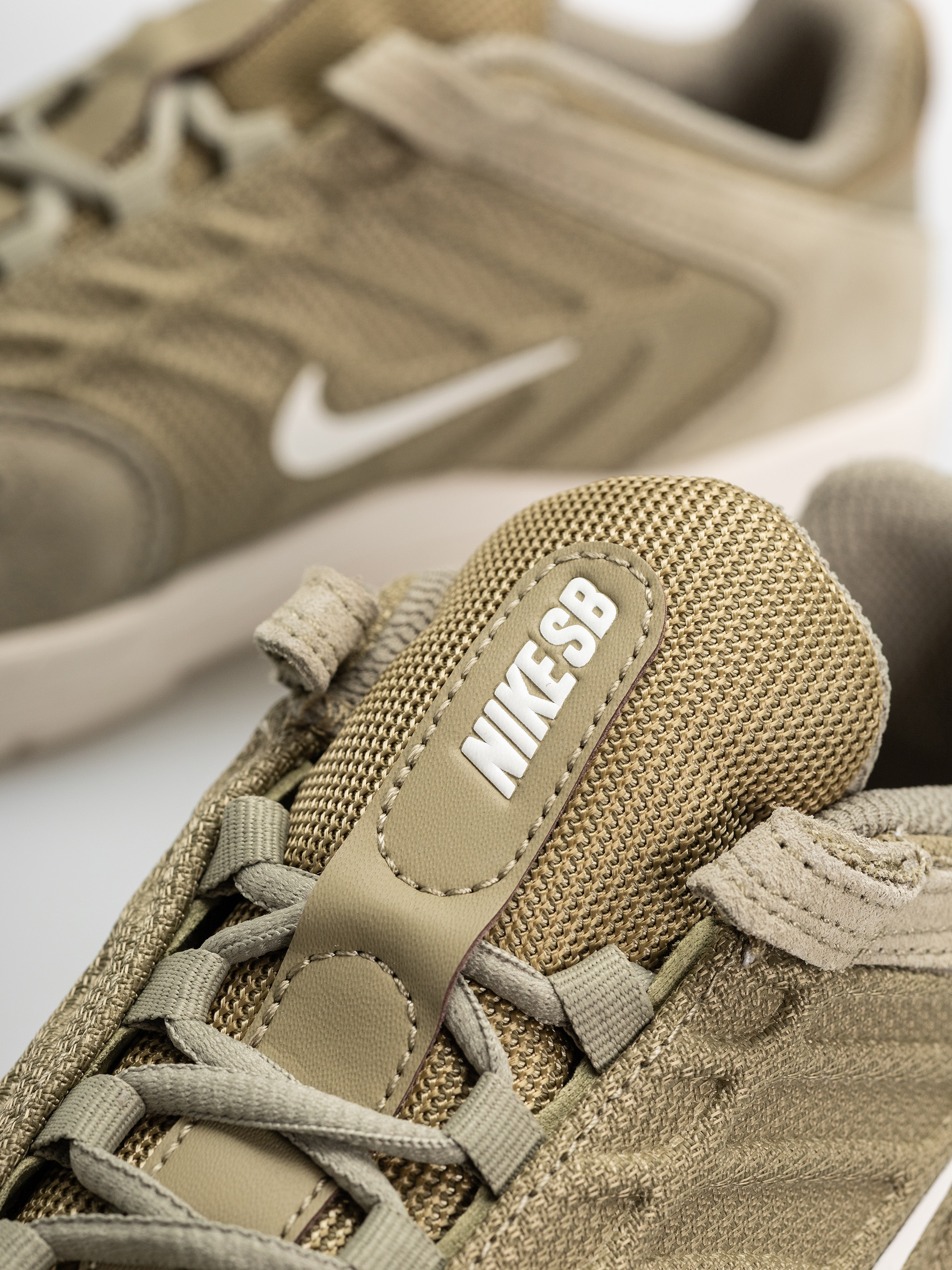 Buty Nike SB Vertebrae (neutral olive/sail neutral olive sail)