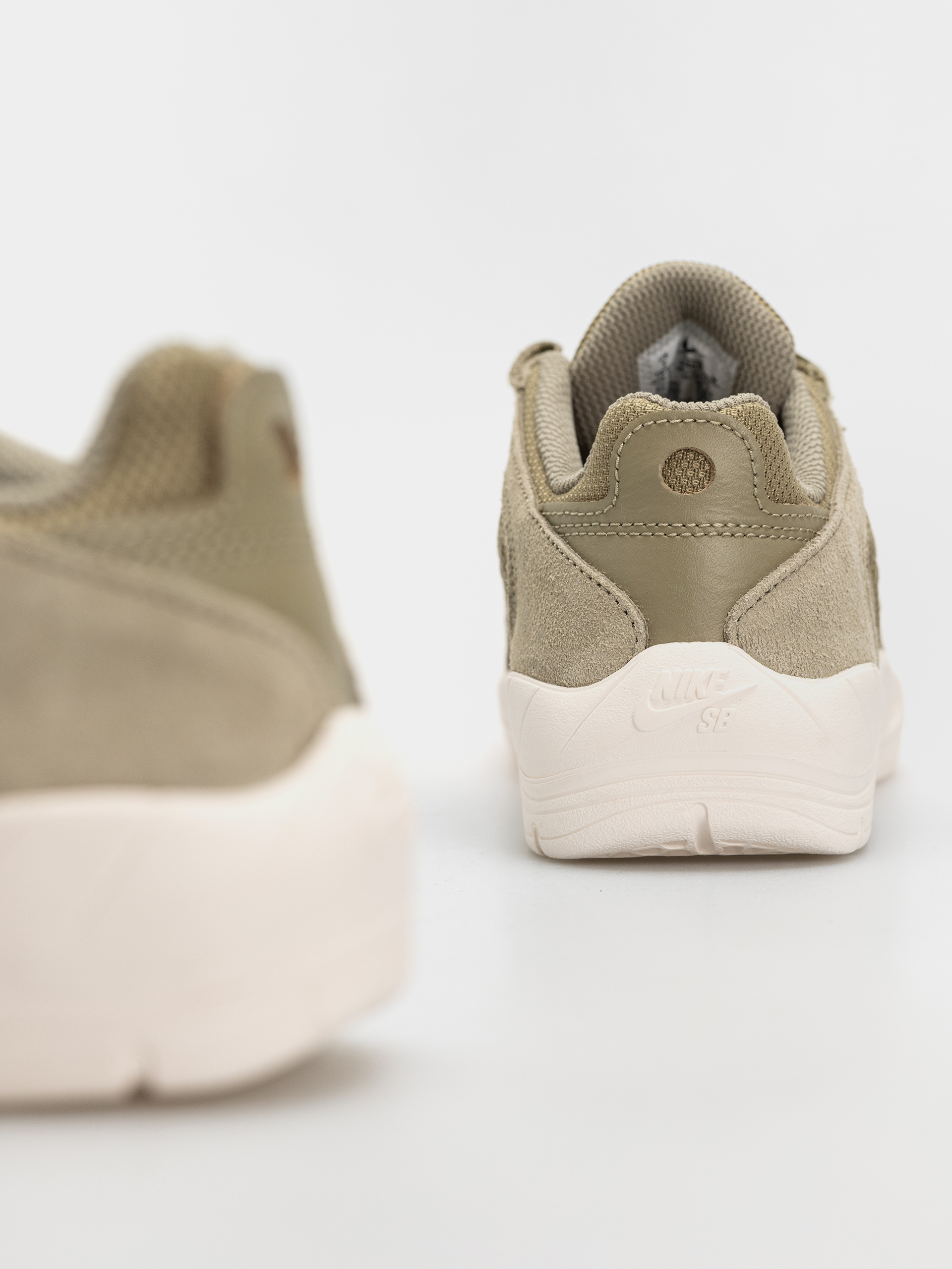 Buty Nike SB Vertebrae (neutral olive/sail neutral olive sail)
