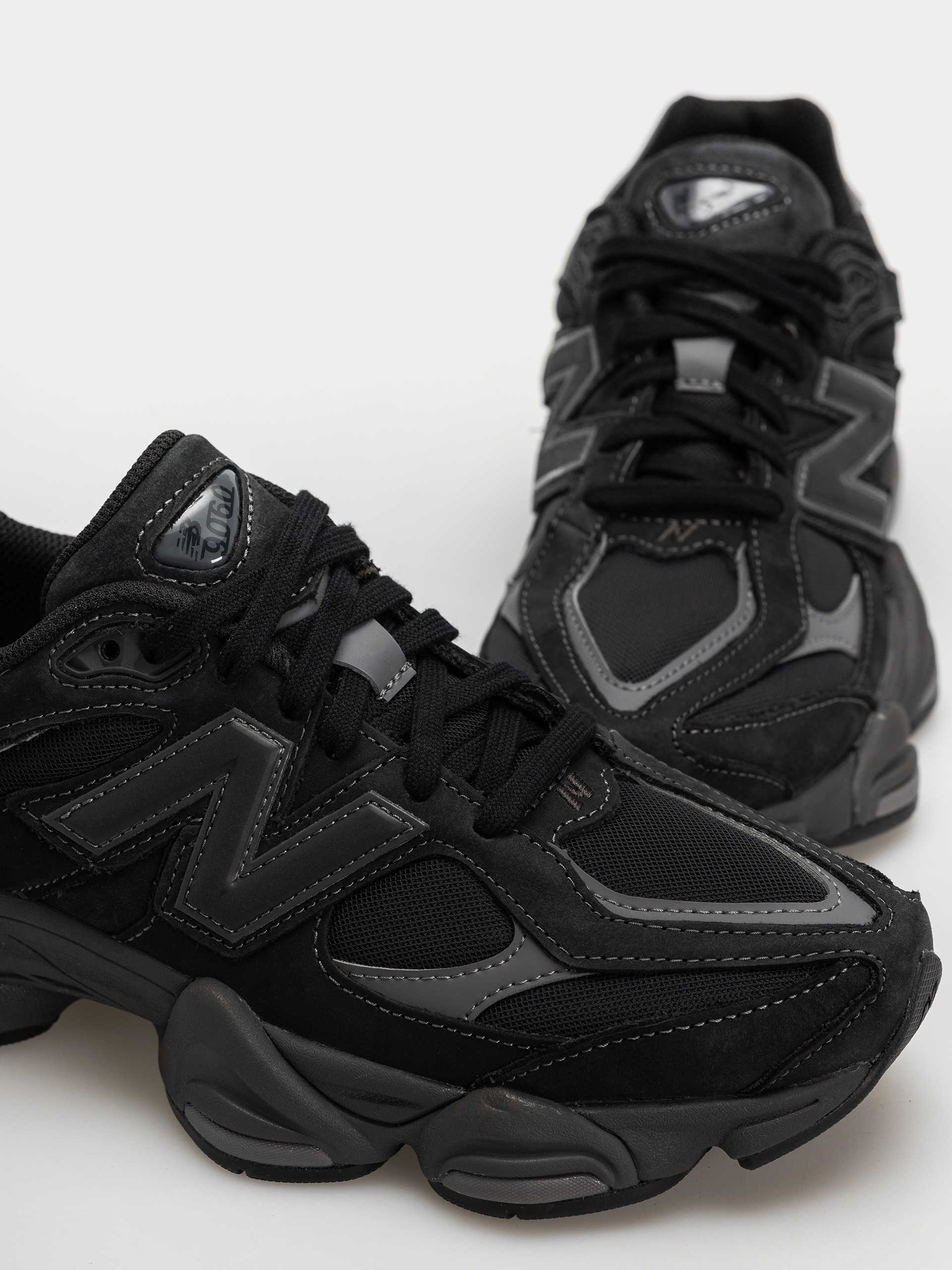 Buty New Balance 9060 (black/castlerock)