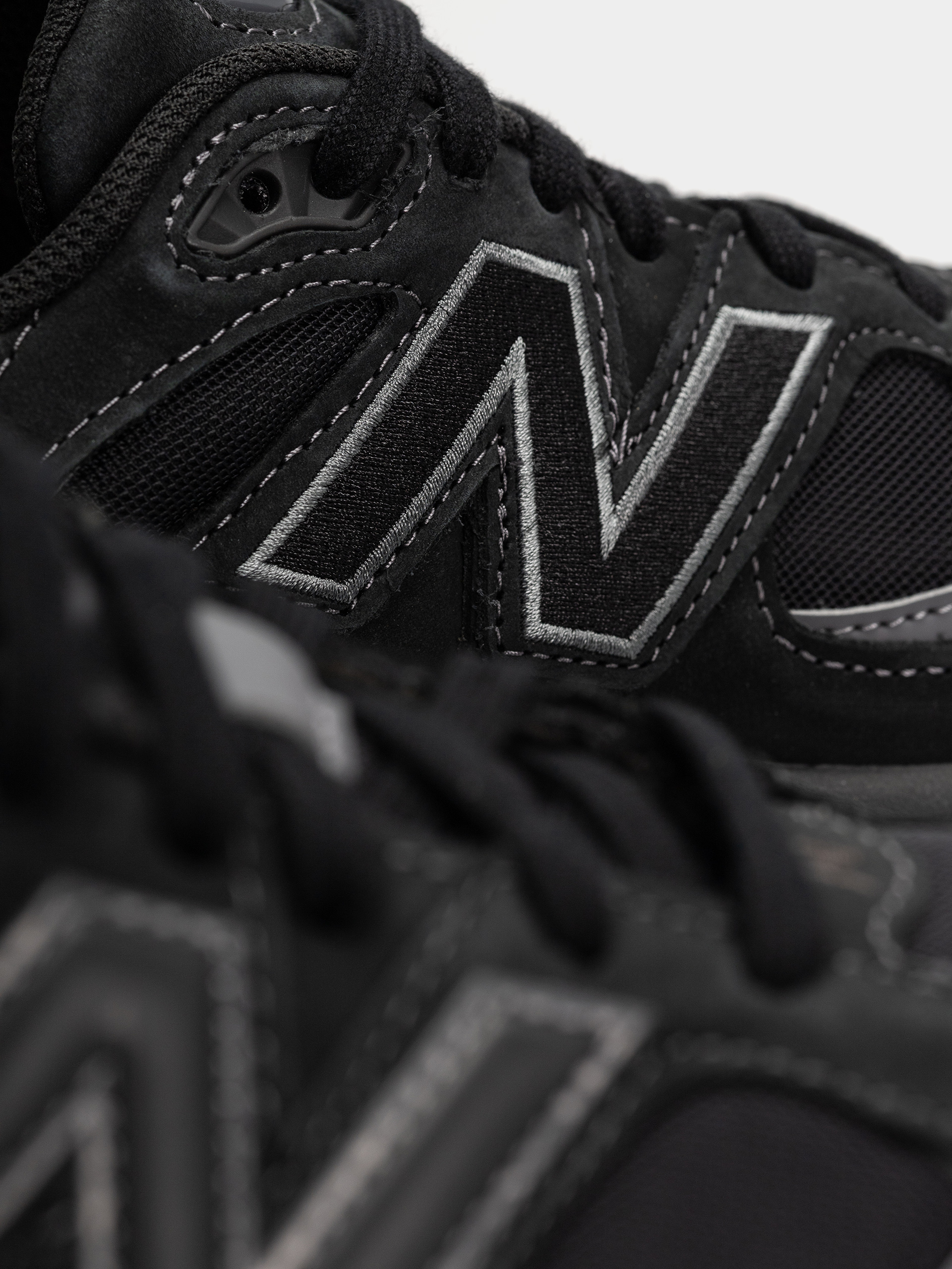 Buty New Balance 9060 (black/castlerock)