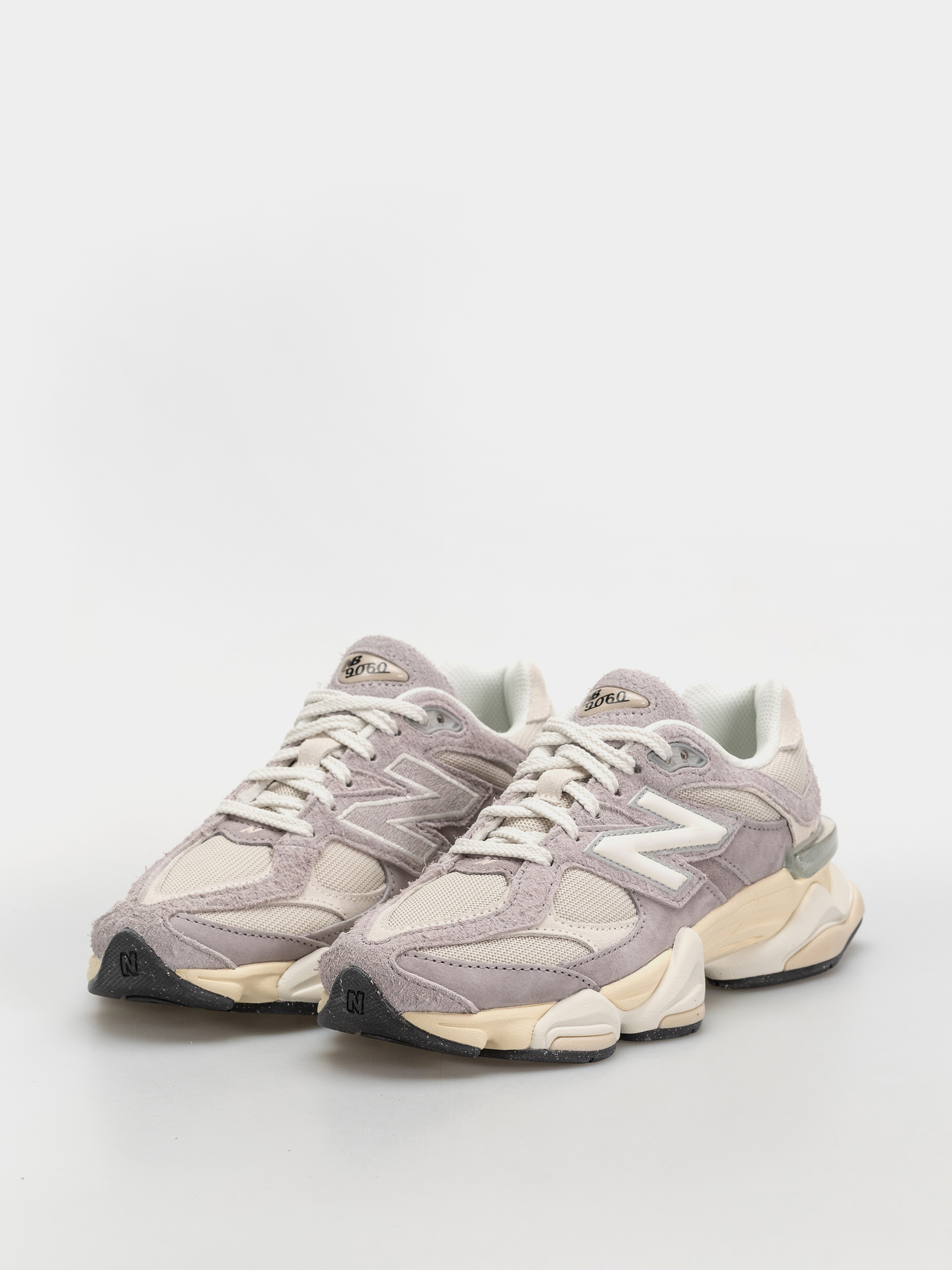 Buty New Balance 9060 (truffle salt/timberwolf)