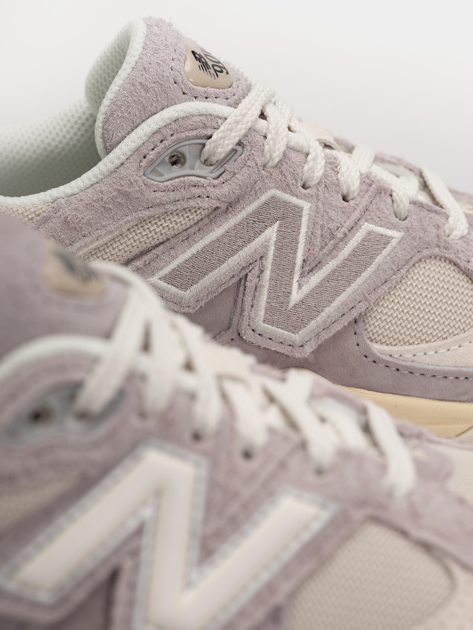 Buty New Balance 9060 (truffle salt/timberwolf)