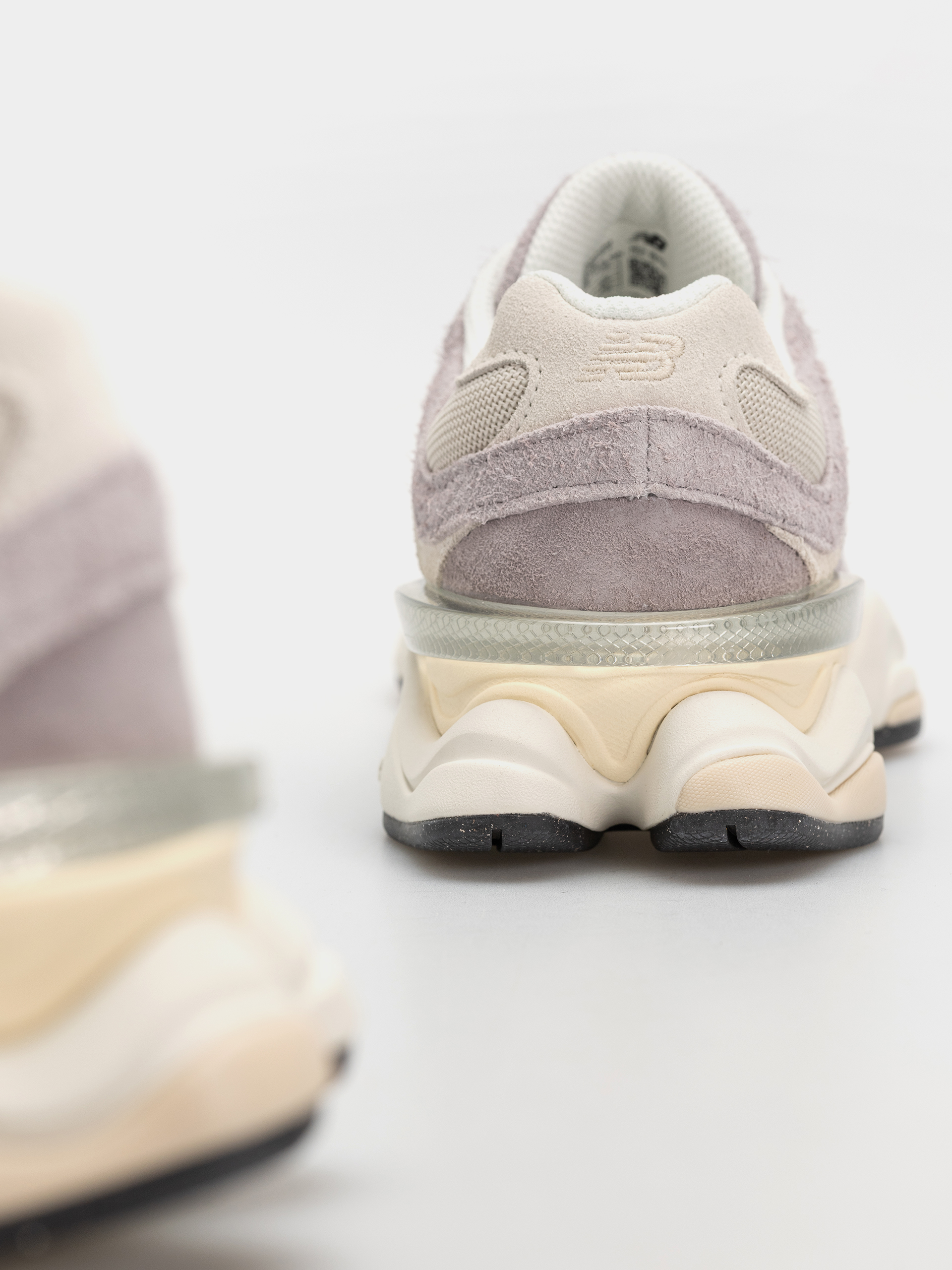 Buty New Balance 9060 (truffle salt/timberwolf)