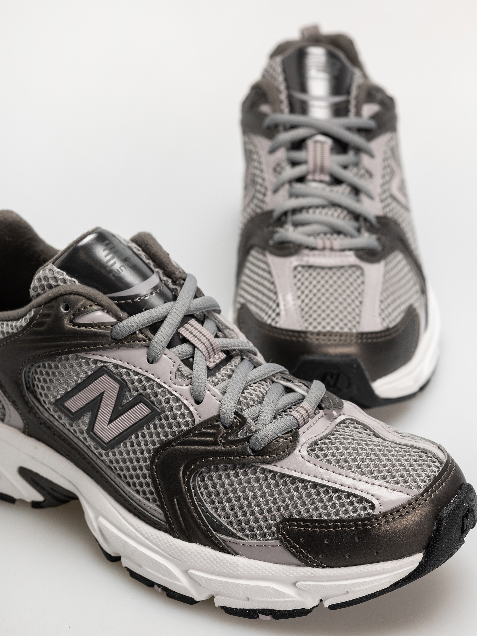 Buty New Balance 530 (black metallic/truffle salt)