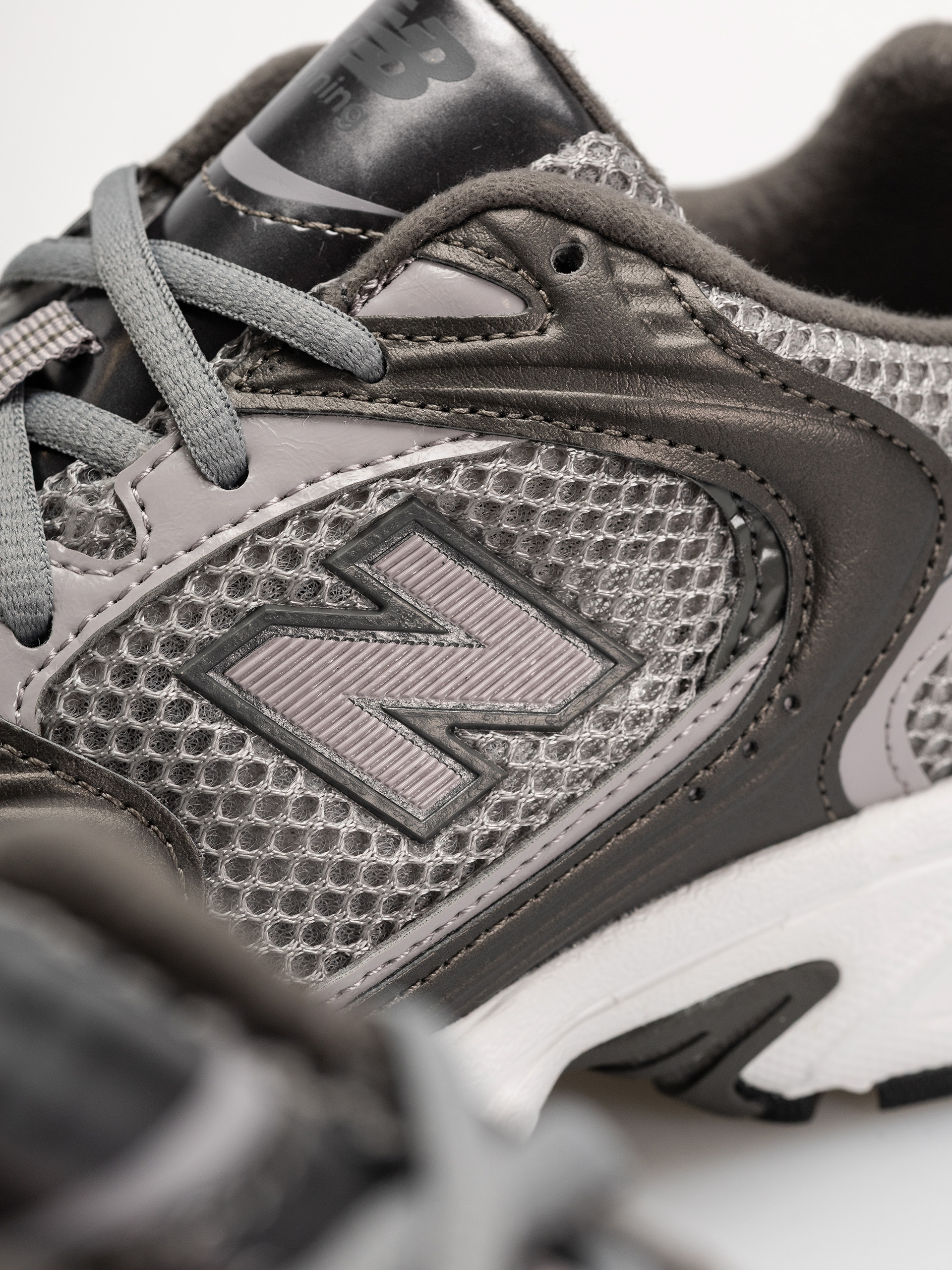 Buty New Balance 530 (black metallic/truffle salt)