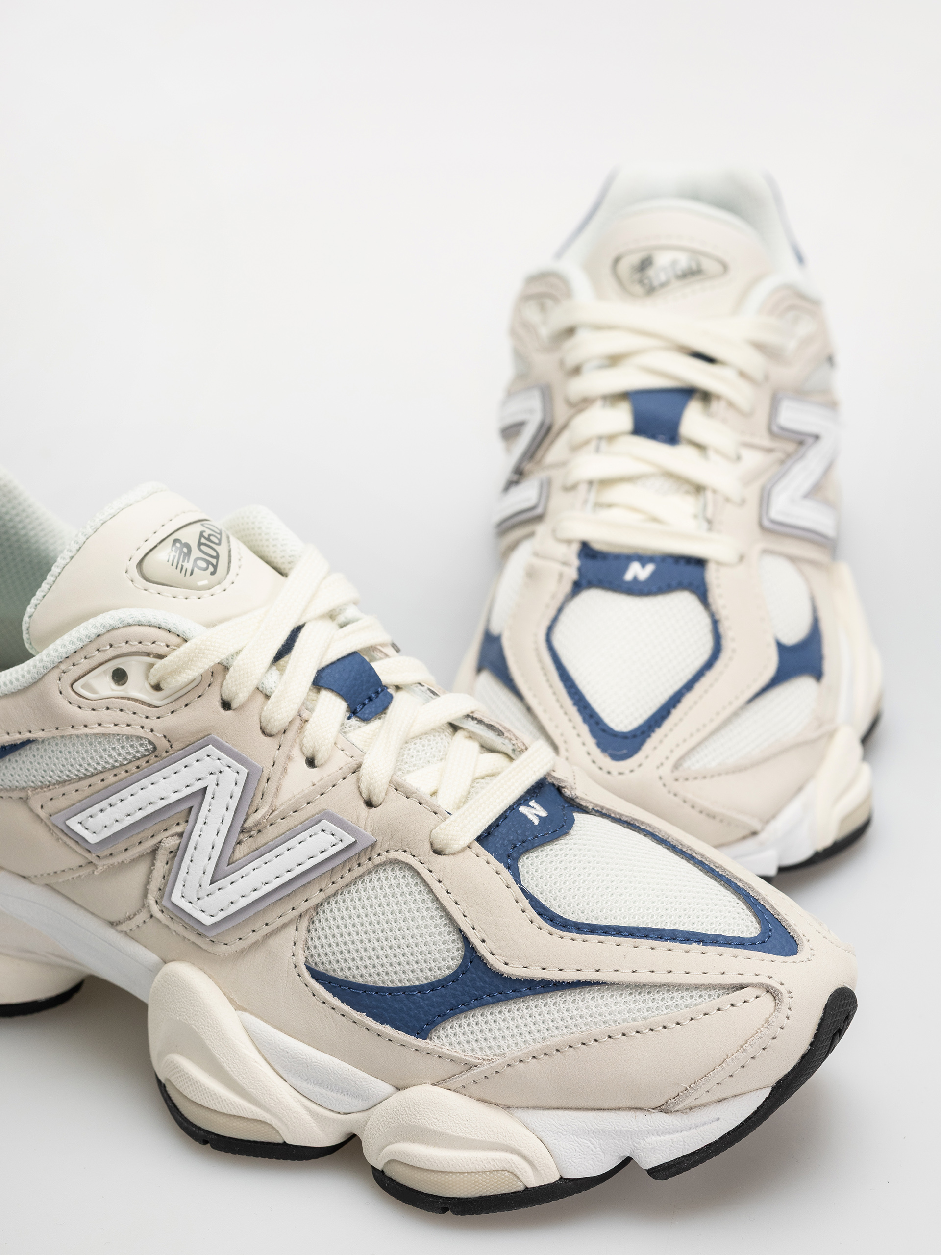 Buty New Balance 9060 (sea salt/magic blue)