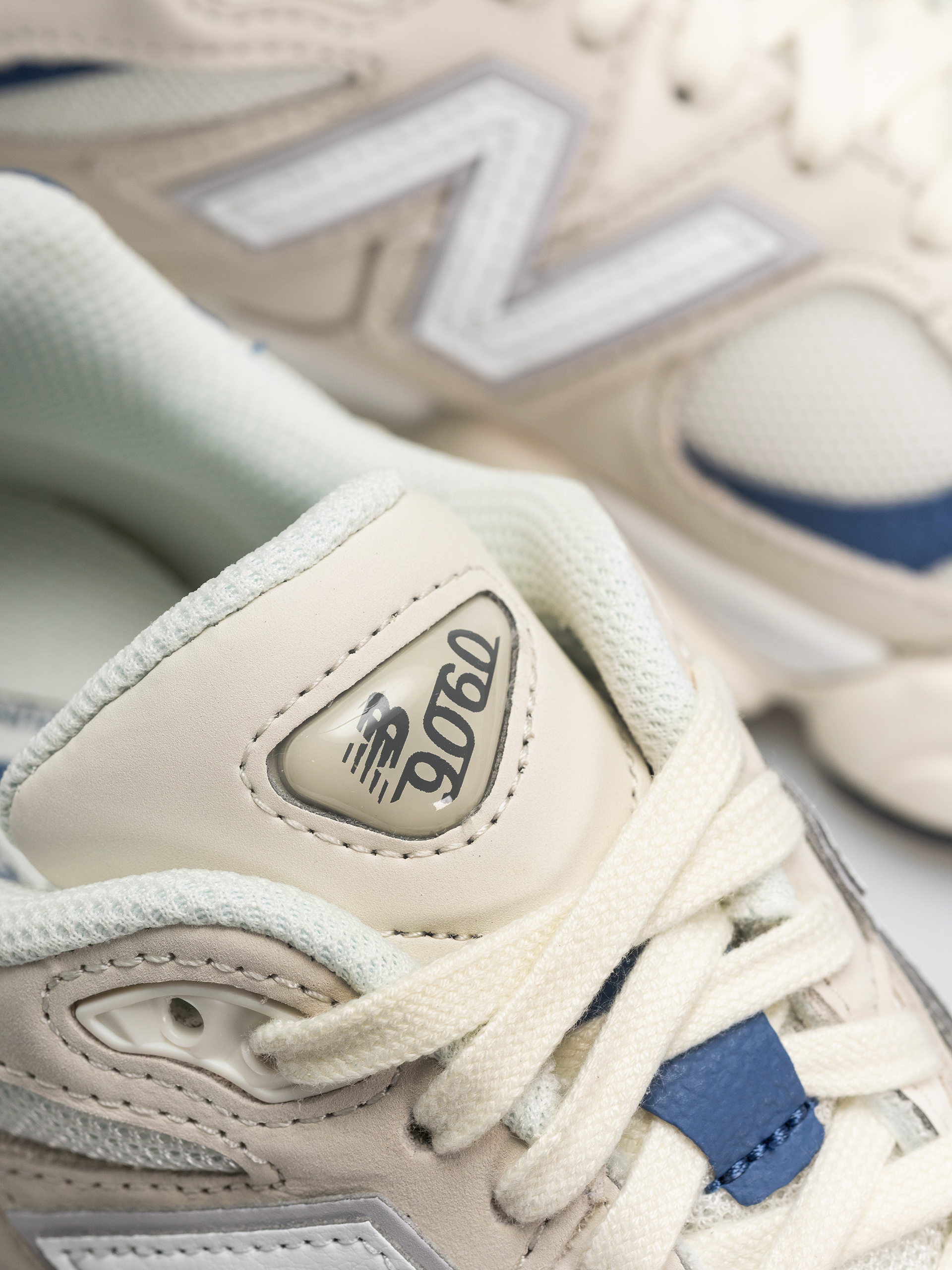 Buty New Balance 9060 (sea salt/magic blue)