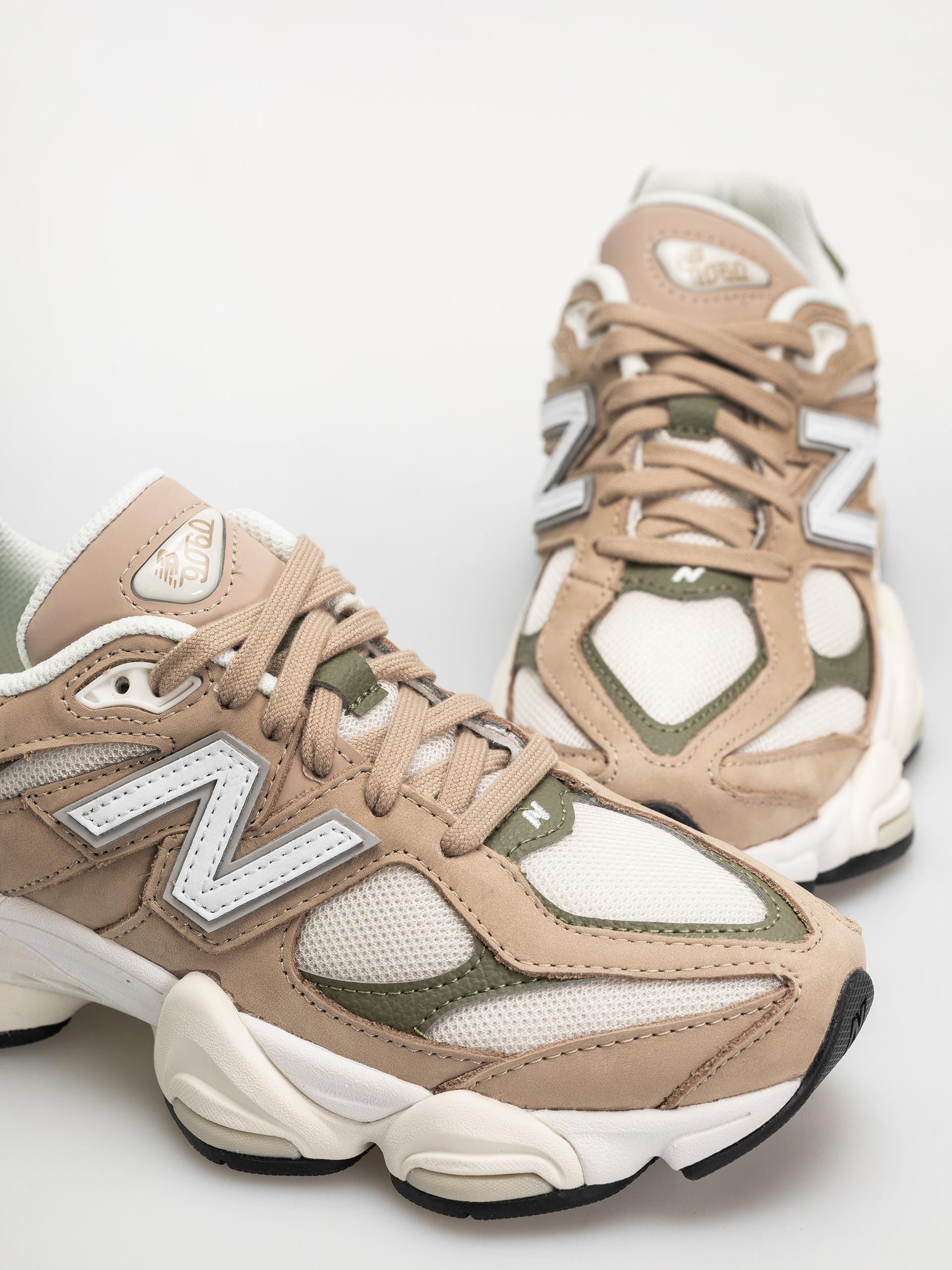 Buty New Balance 9060 (mindful grey/dark olivine)