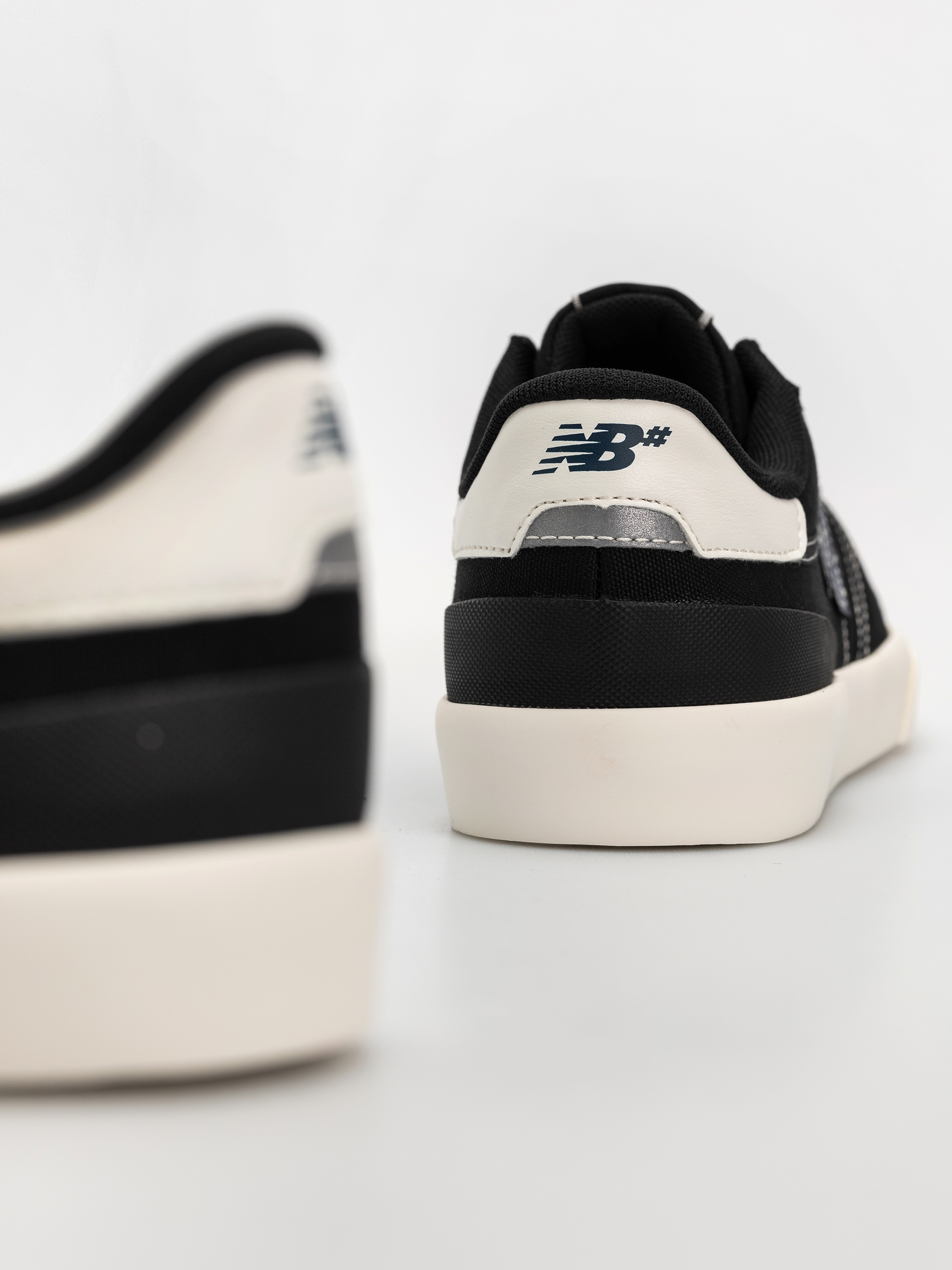 Buty New Balance 272 (black/eclipse)