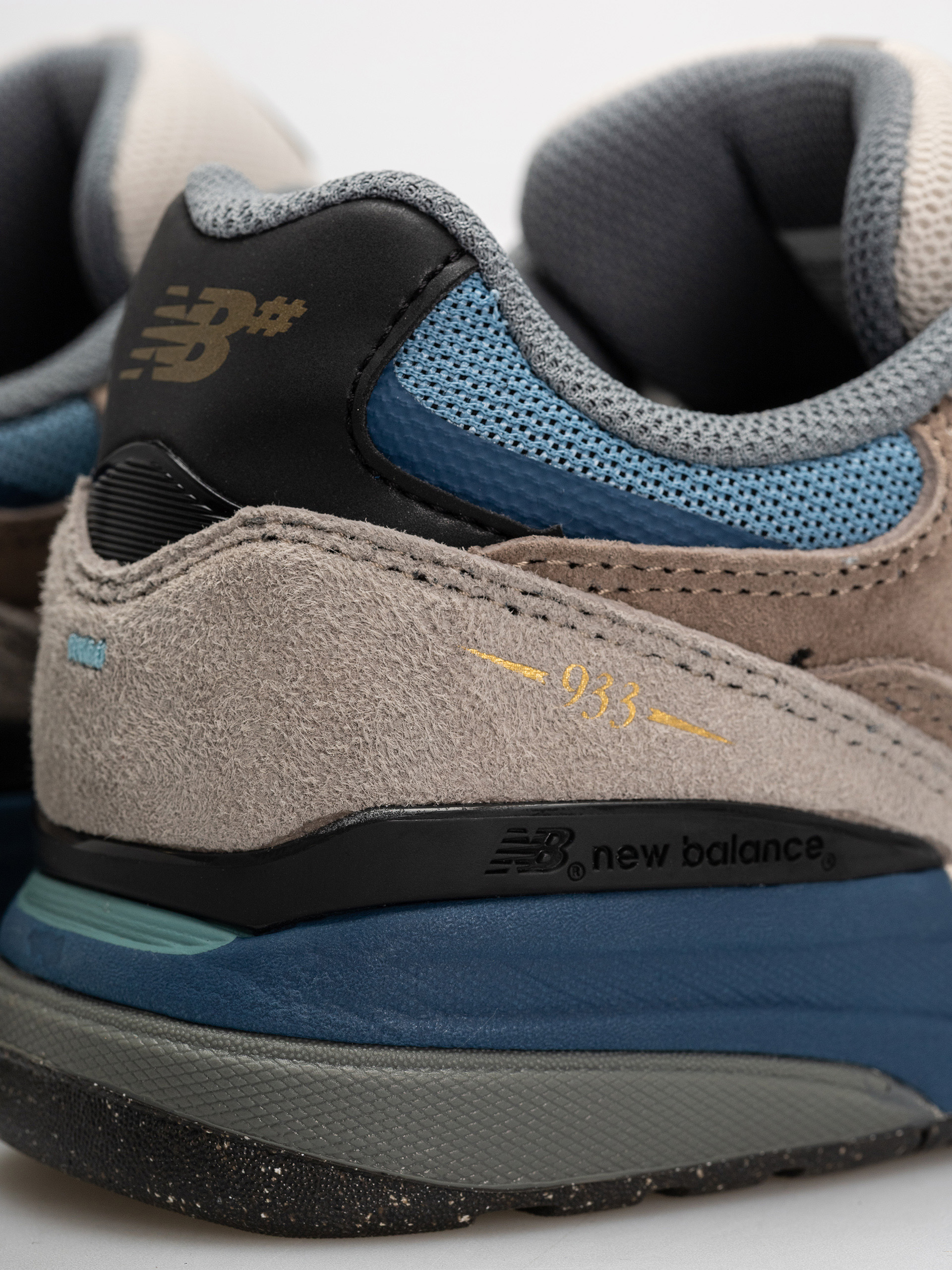 Buty New Balance 933 (mushroom/still water)