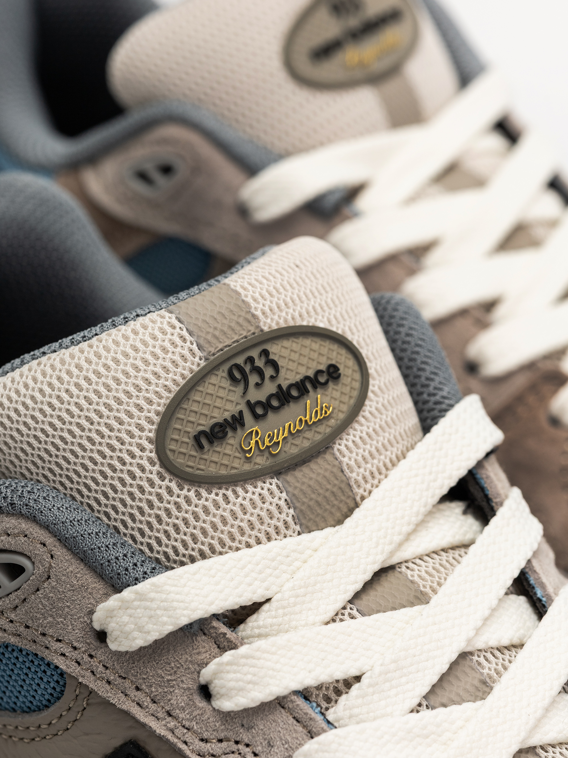 Buty New Balance 933 (mushroom/still water)