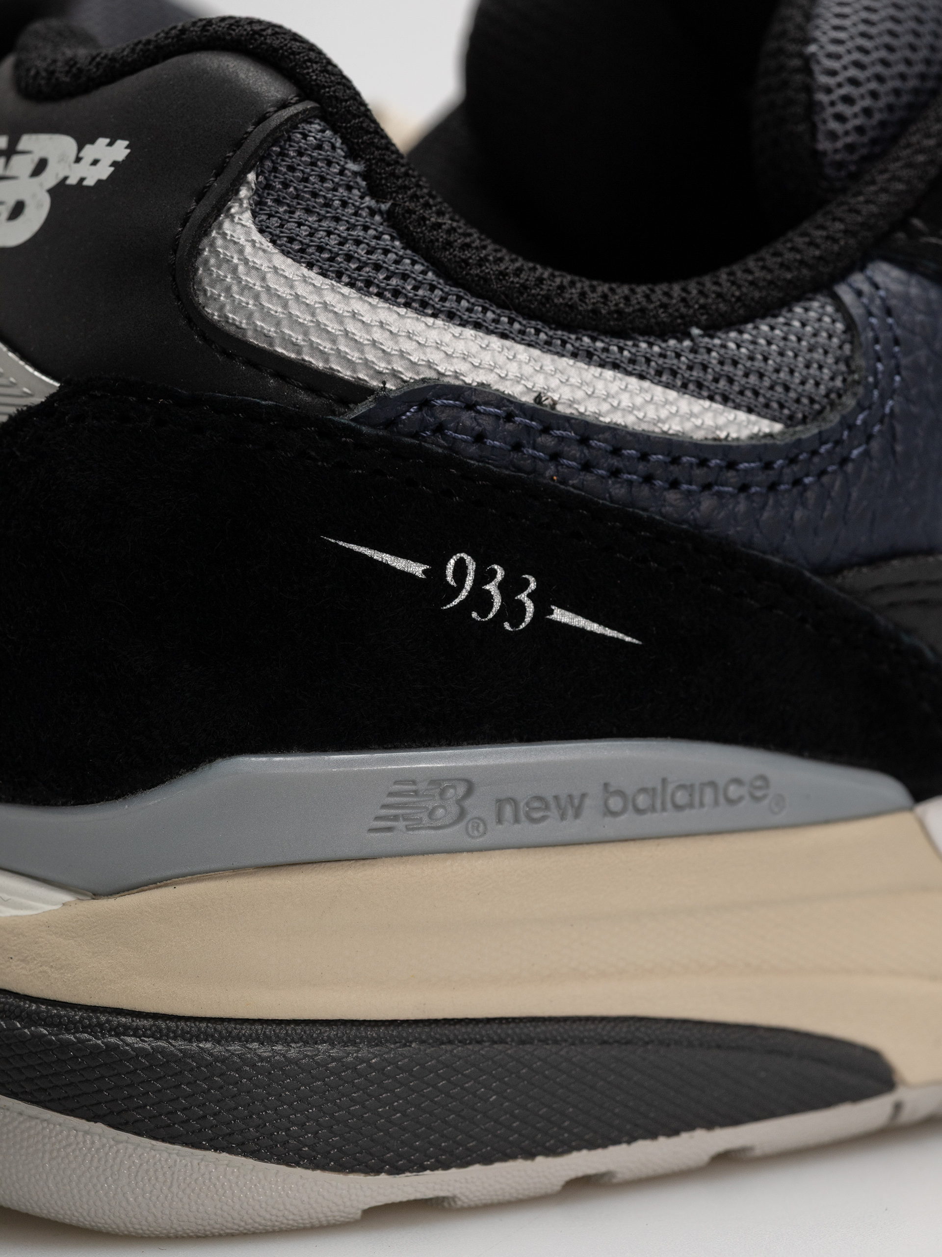 Buty New Balance 933 (6023 black/eclipse)