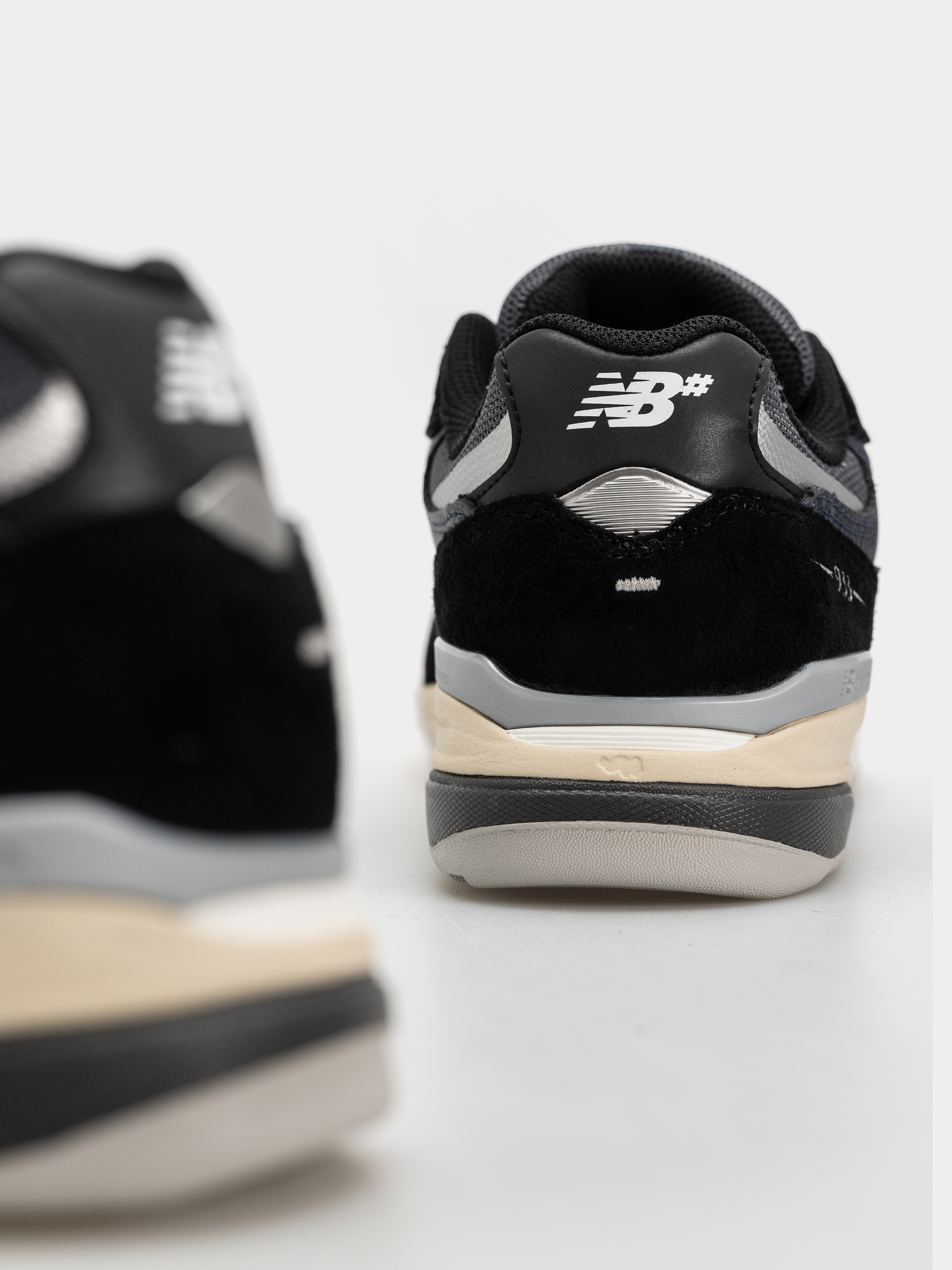 Buty New Balance 933 (6023 black/eclipse)
