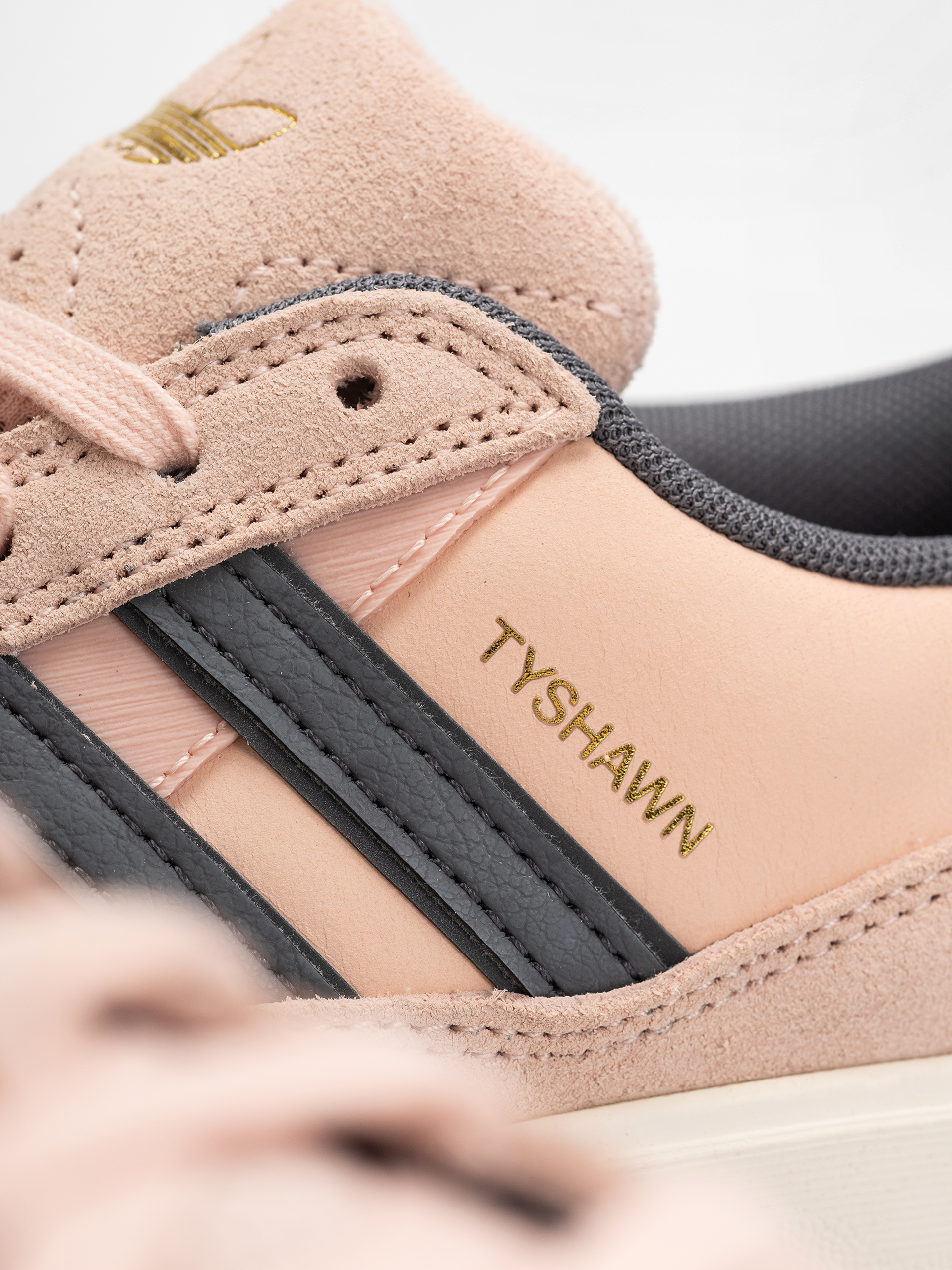 Buty adidas Tyshawn II (blupnk/grefiv/cwhite)