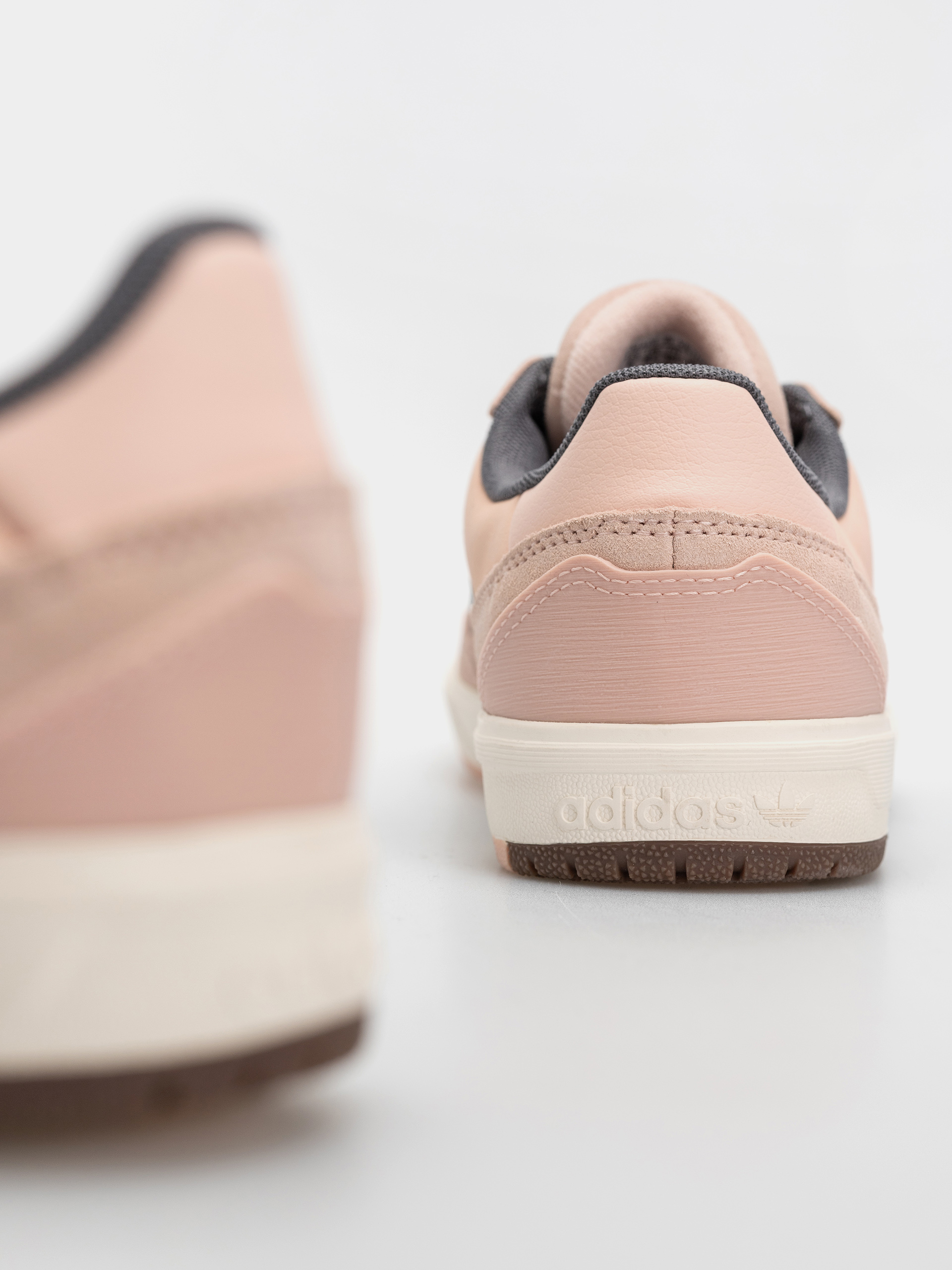 Buty adidas Tyshawn II (blupnk/grefiv/cwhite)