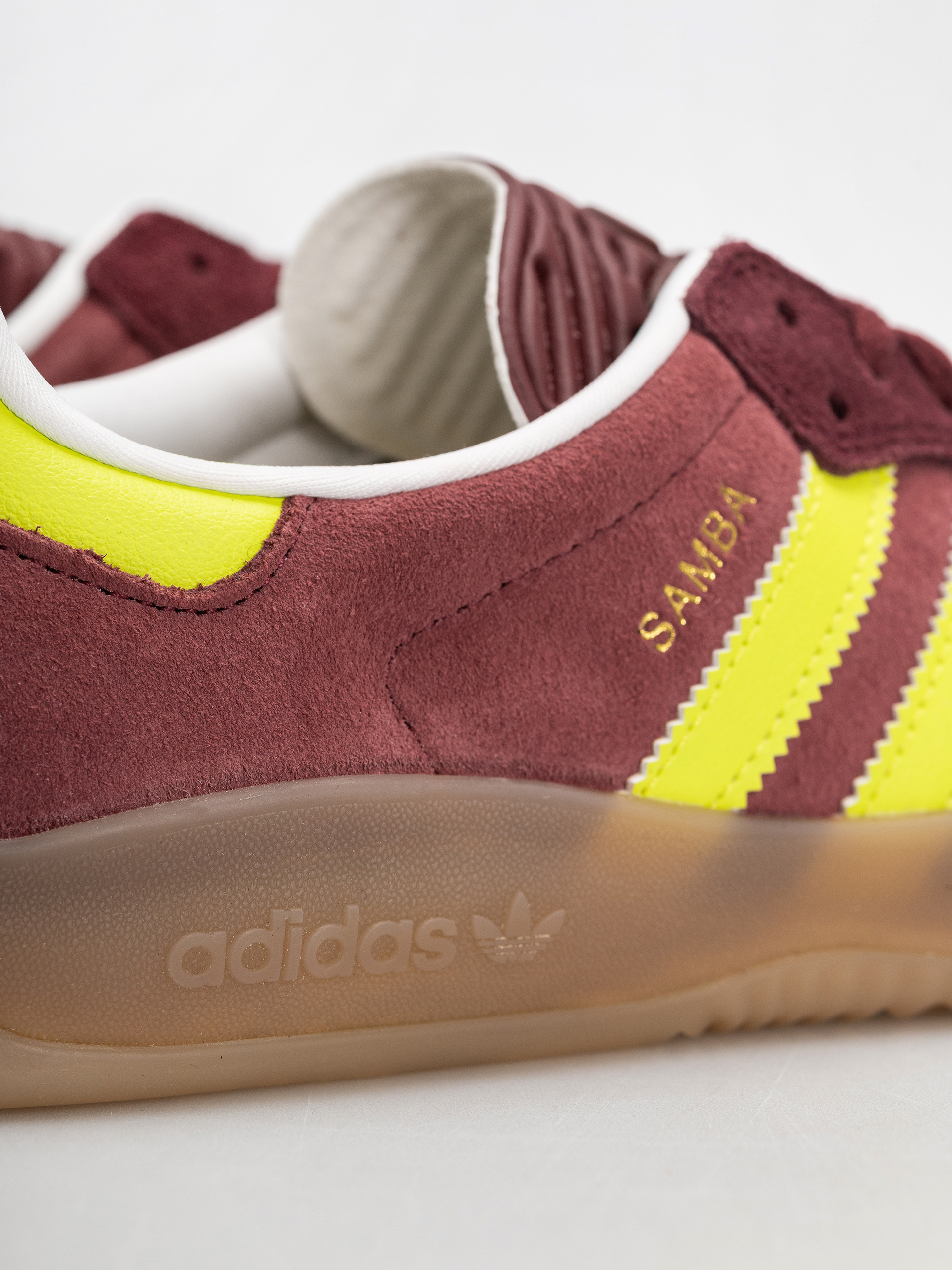Buty adidas Puig Samba (maroon/sesoye/shared)
