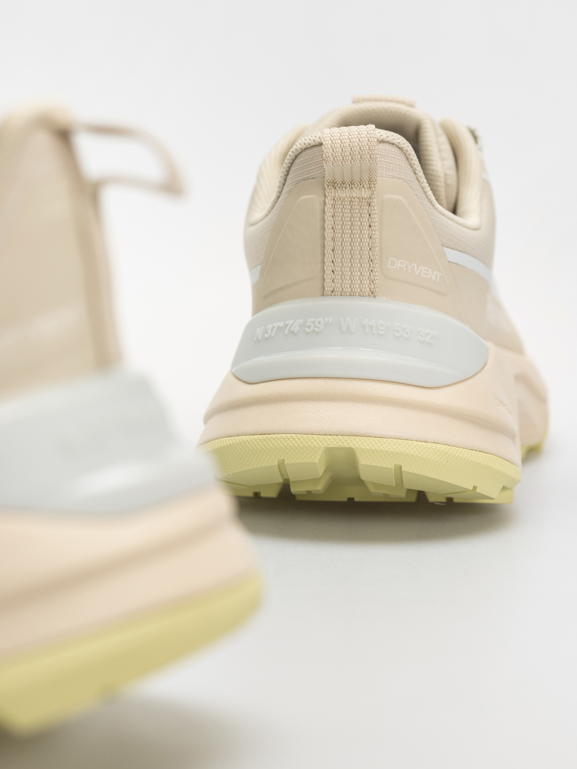 Buty The North Face Fastpack Wp Wmn (desert stone/le)