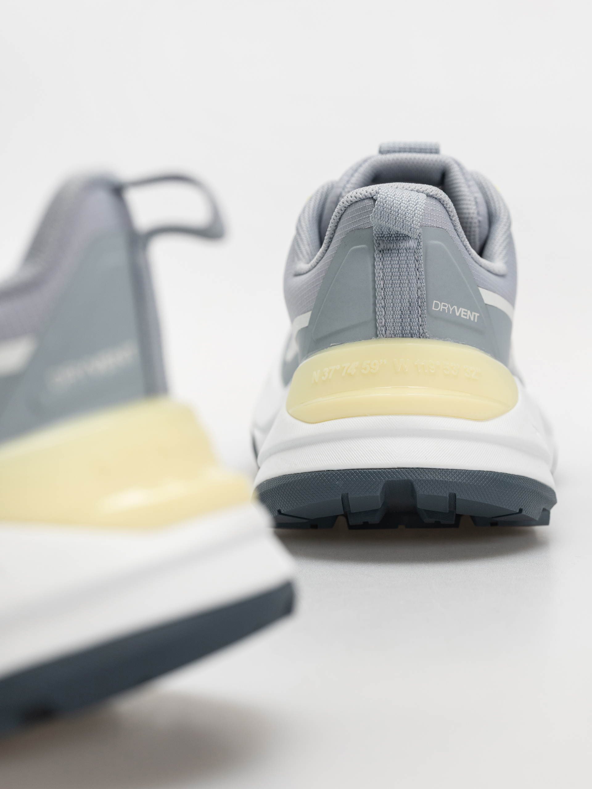 Buty The North Face Fastpack Wp Wmn (frost grey/lemo)