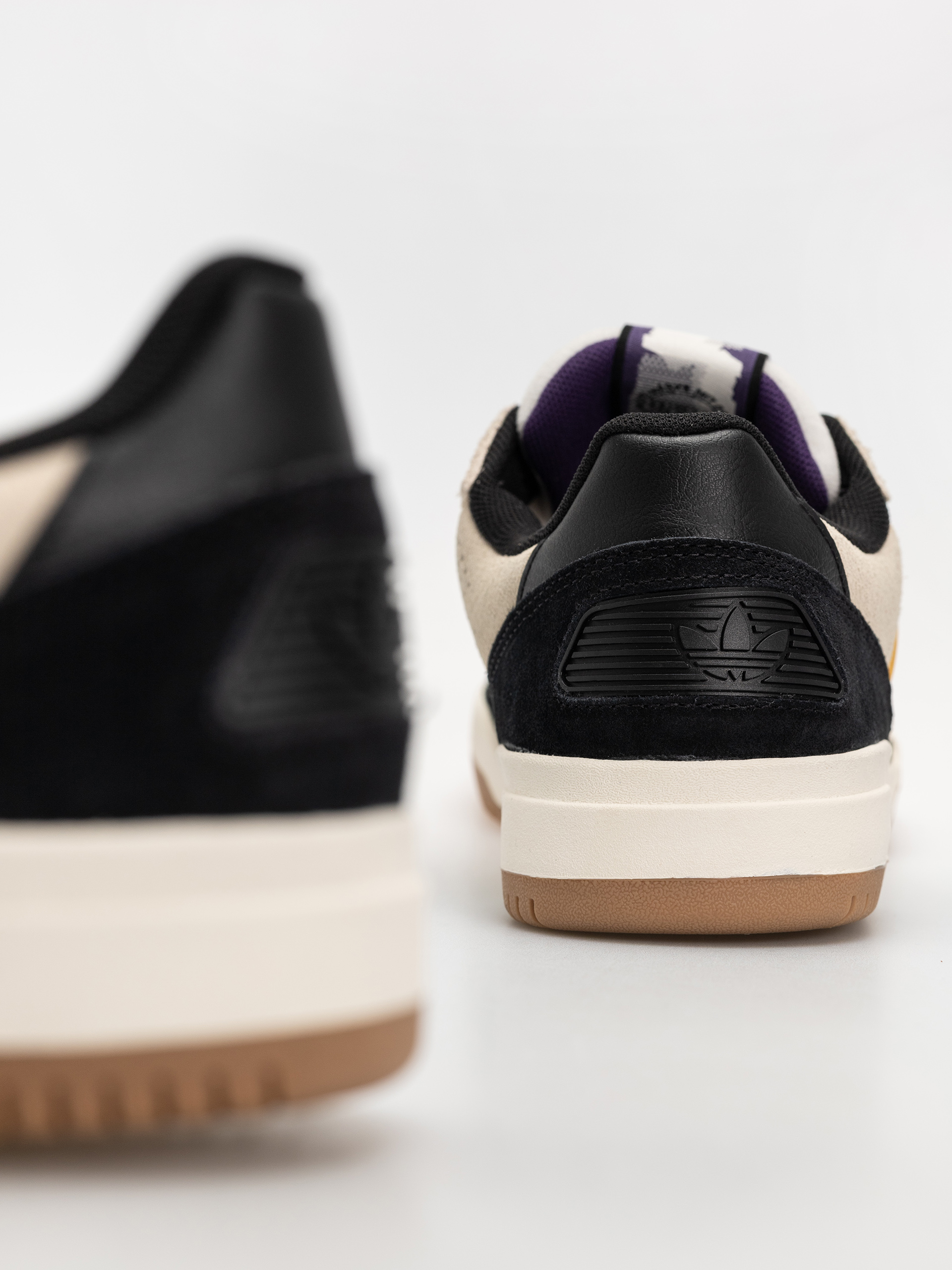 Buty adidas Tekkira Cup (crewht/owhite/crewht)