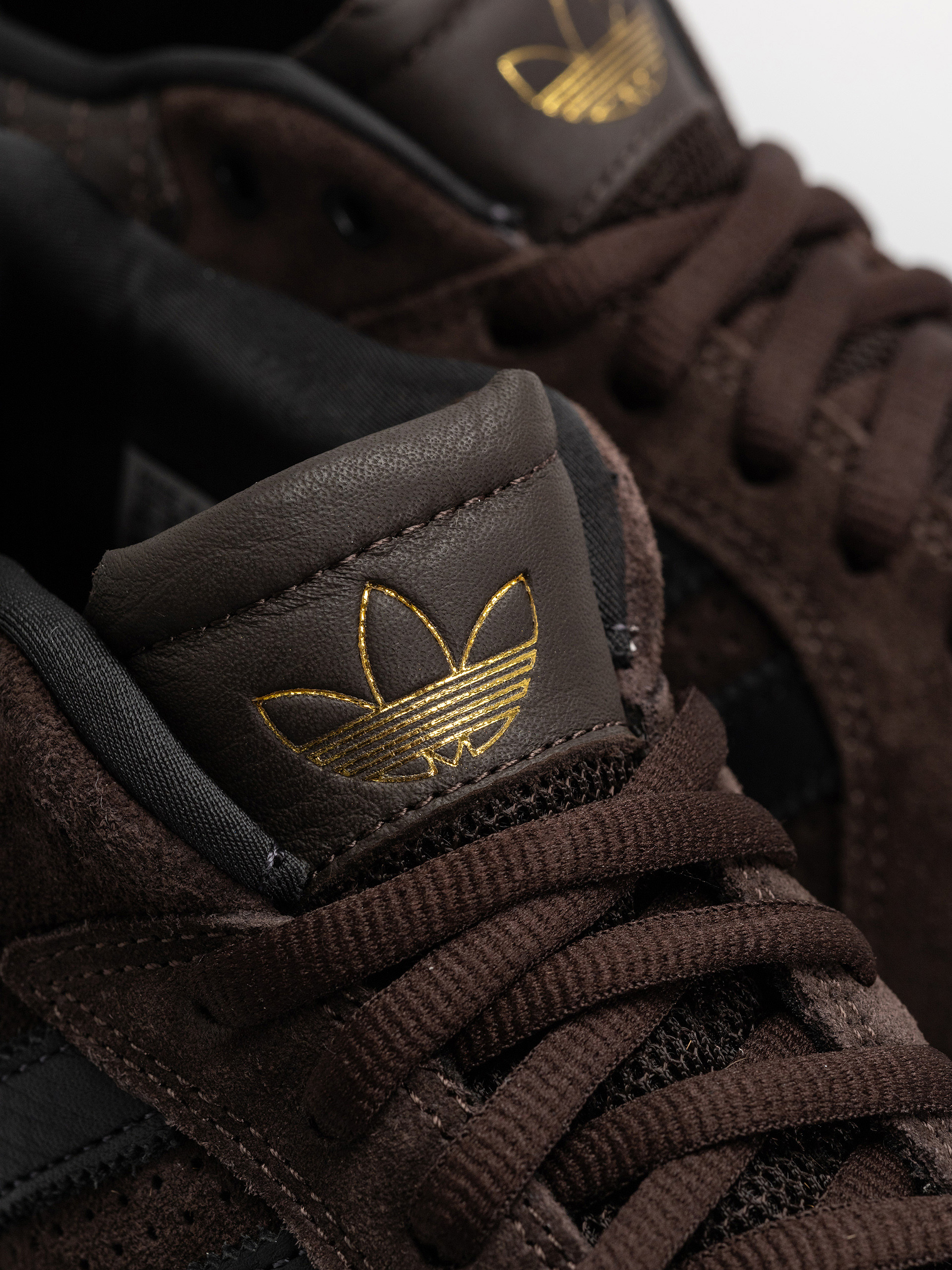 Buty adidas Tyshawn (carbon/carbon)