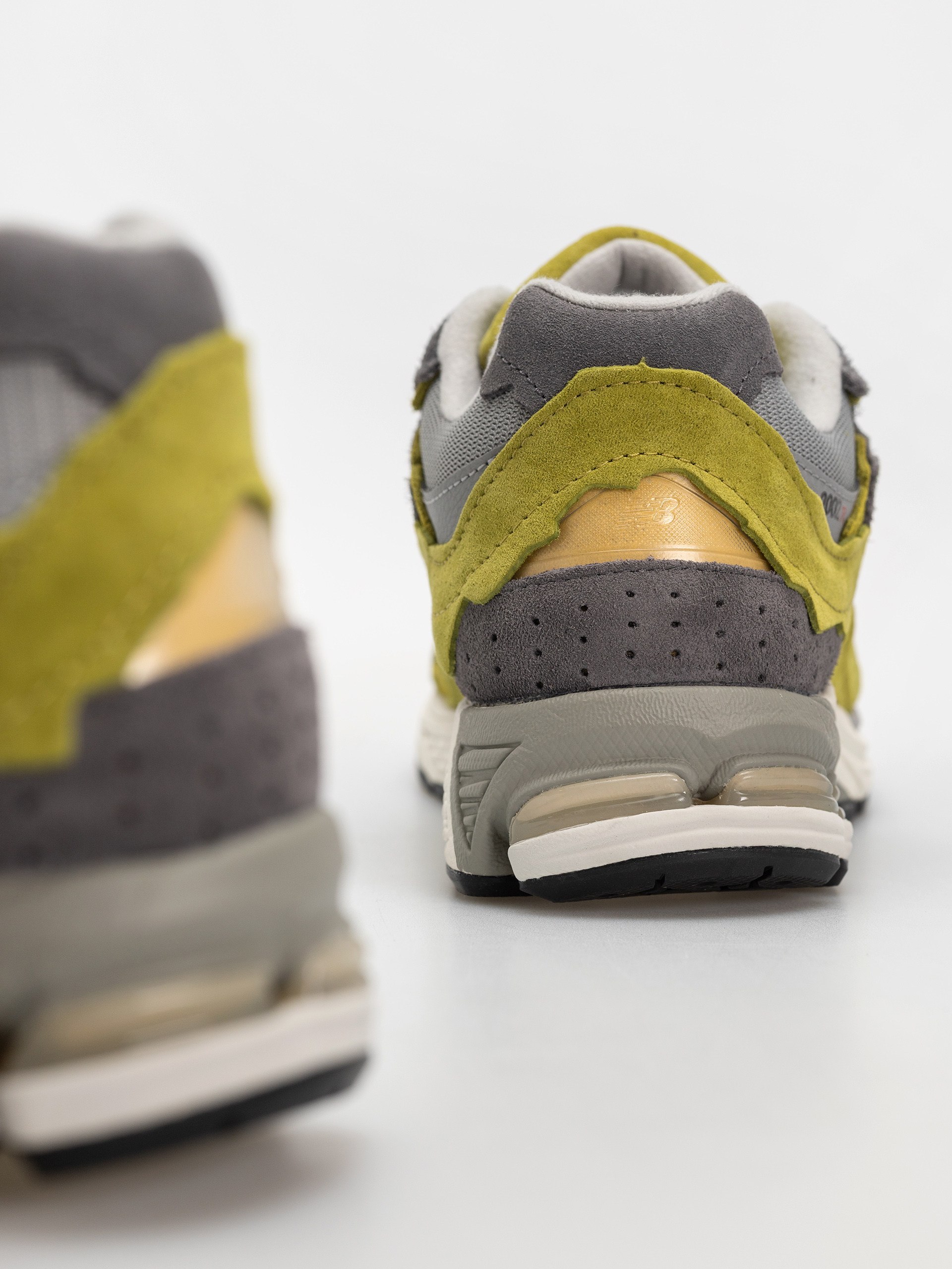 Buty New Balance 2002 (sea moss/raincloud)