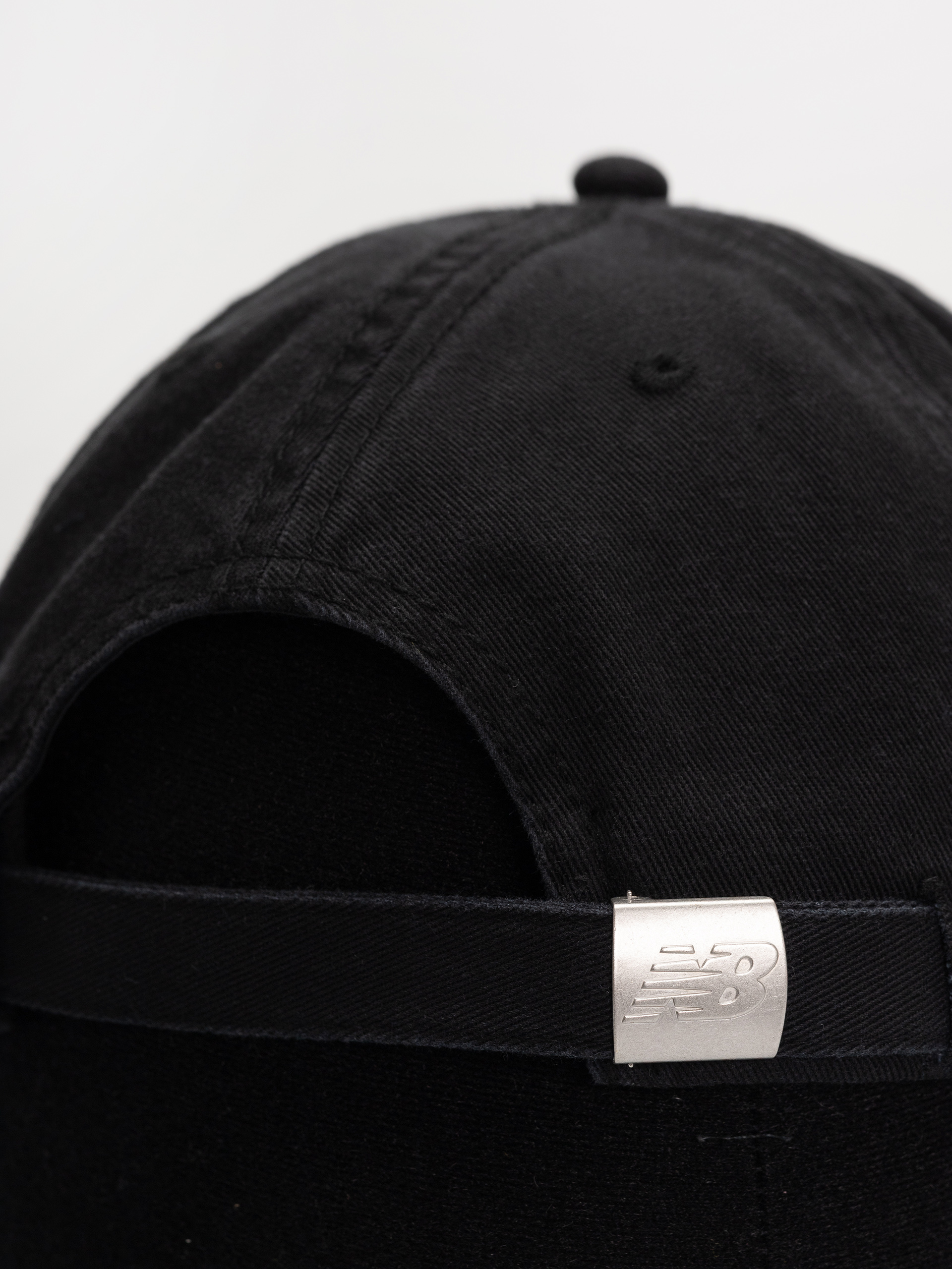 Czapka z daszkiem New Balance 6 Panel Chain Stitch Logo (black)