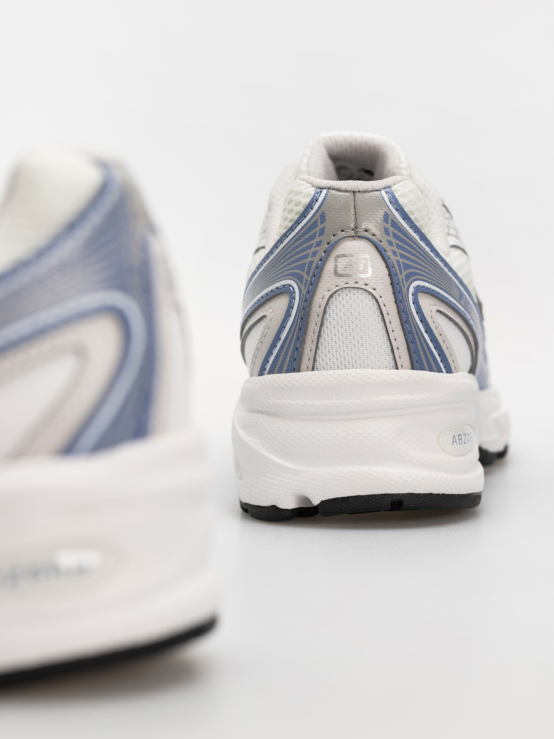 Buty New Balance 740 JR (103 white/fairweather blue)