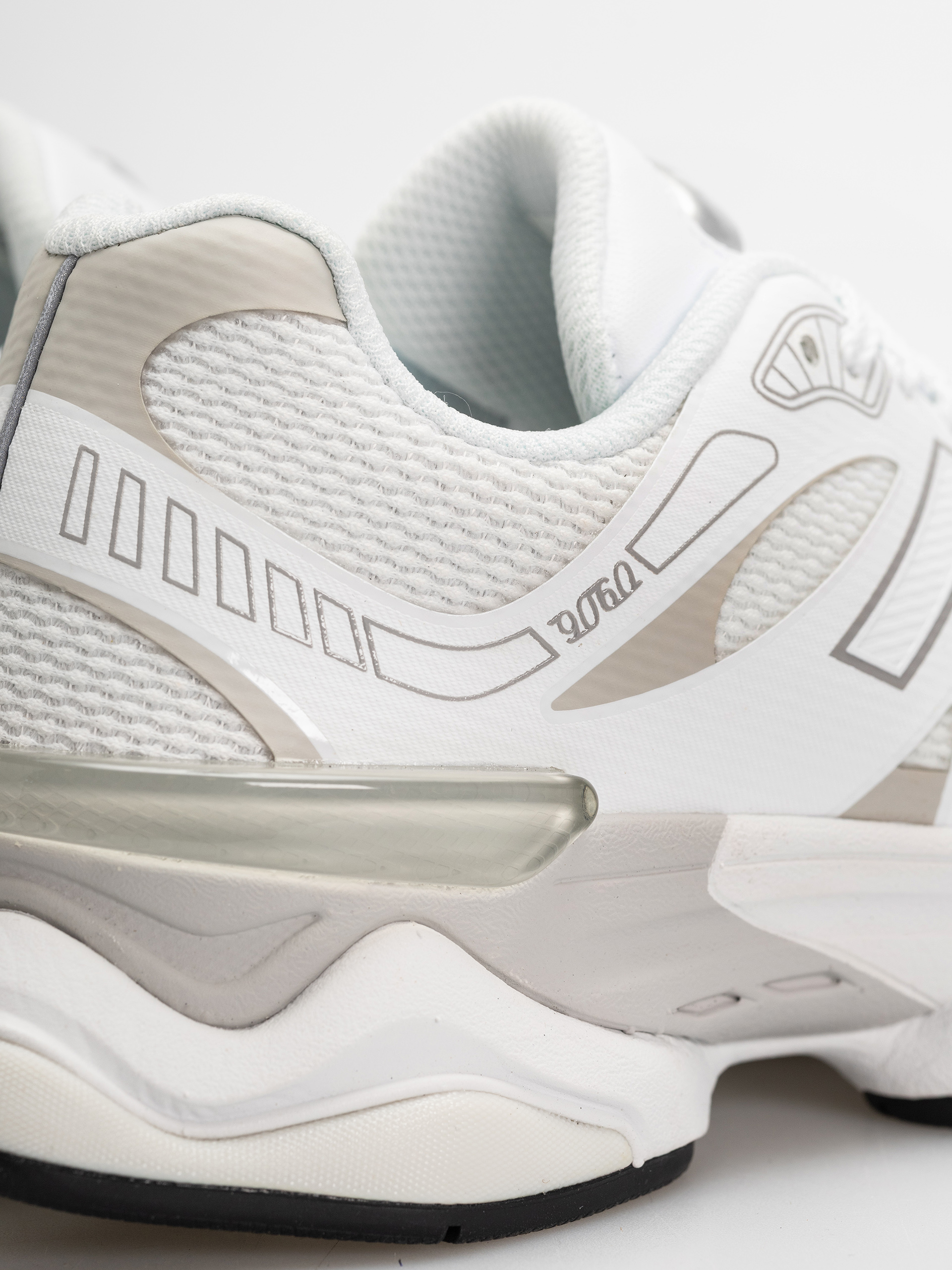 Buty New Balance 9060 (103 white/grey matter)