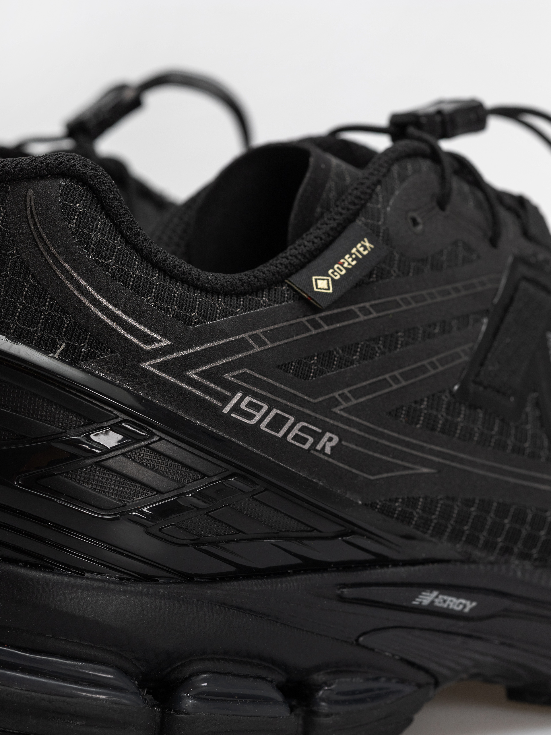 Buty New Balance 1906 (black/alkaline green)