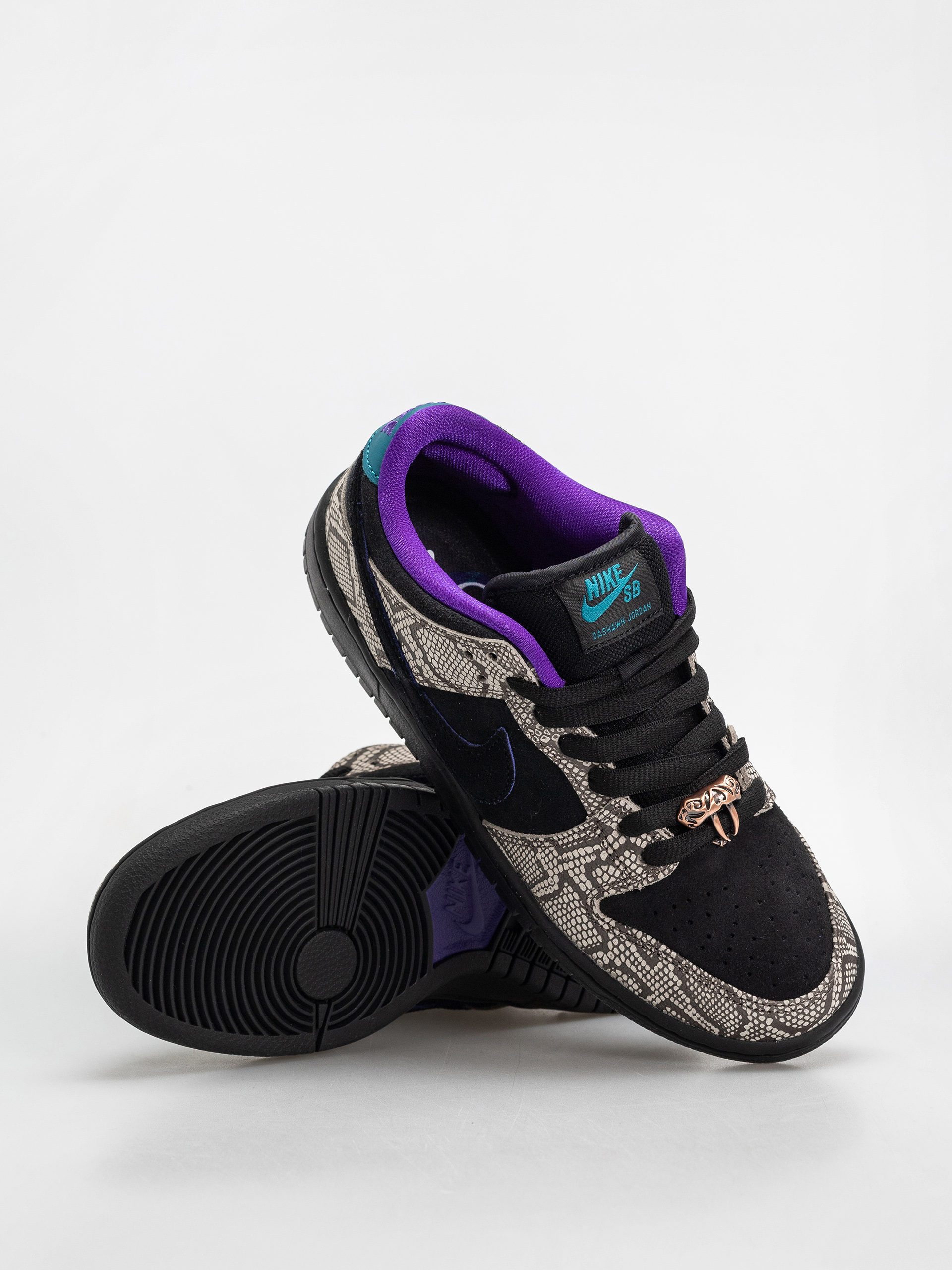 Buty Nike SB Dunk Low Pro (string/black bright spruce fierce purple)