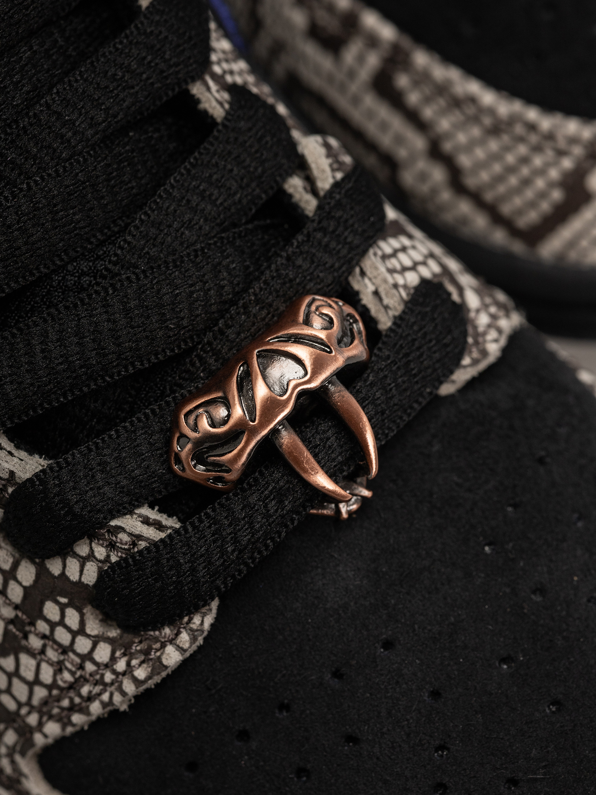 Buty Nike SB Dunk Low Pro (string/black bright spruce fierce purple)