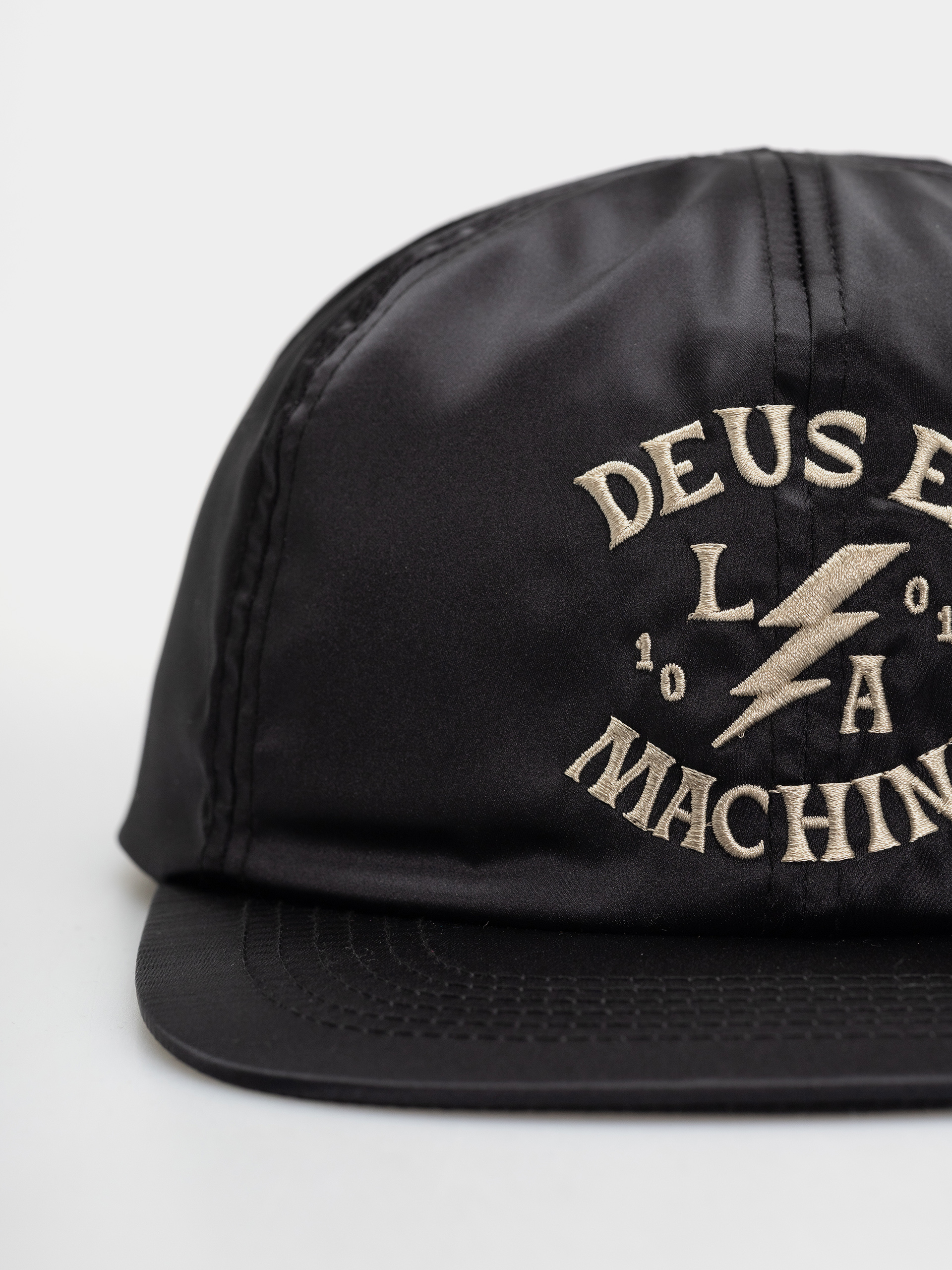 Czapka z daszkiem Deus Ex Machina Suka Satin Ball (black)