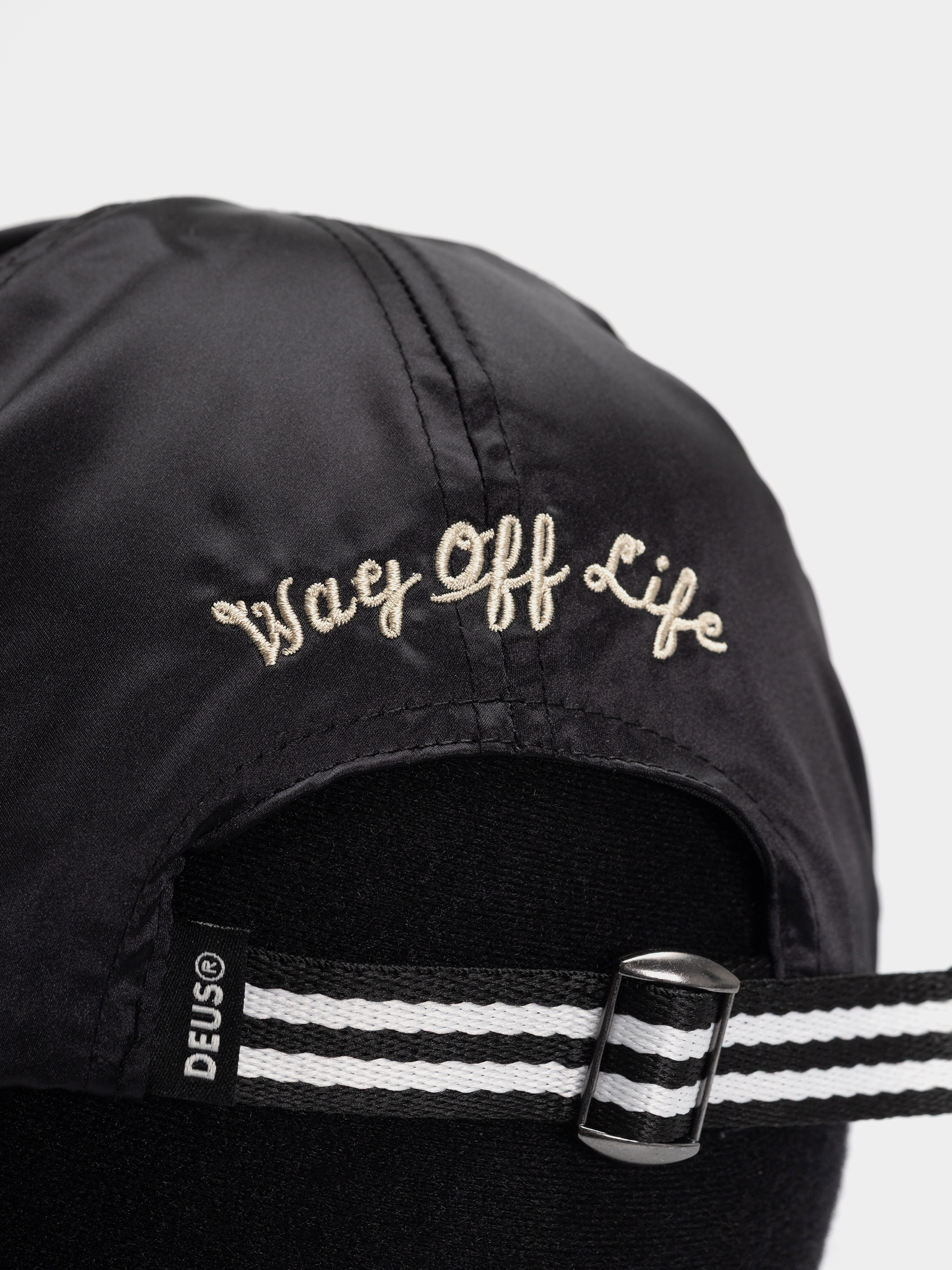 Czapka z daszkiem Deus Ex Machina Suka Satin Ball (black)